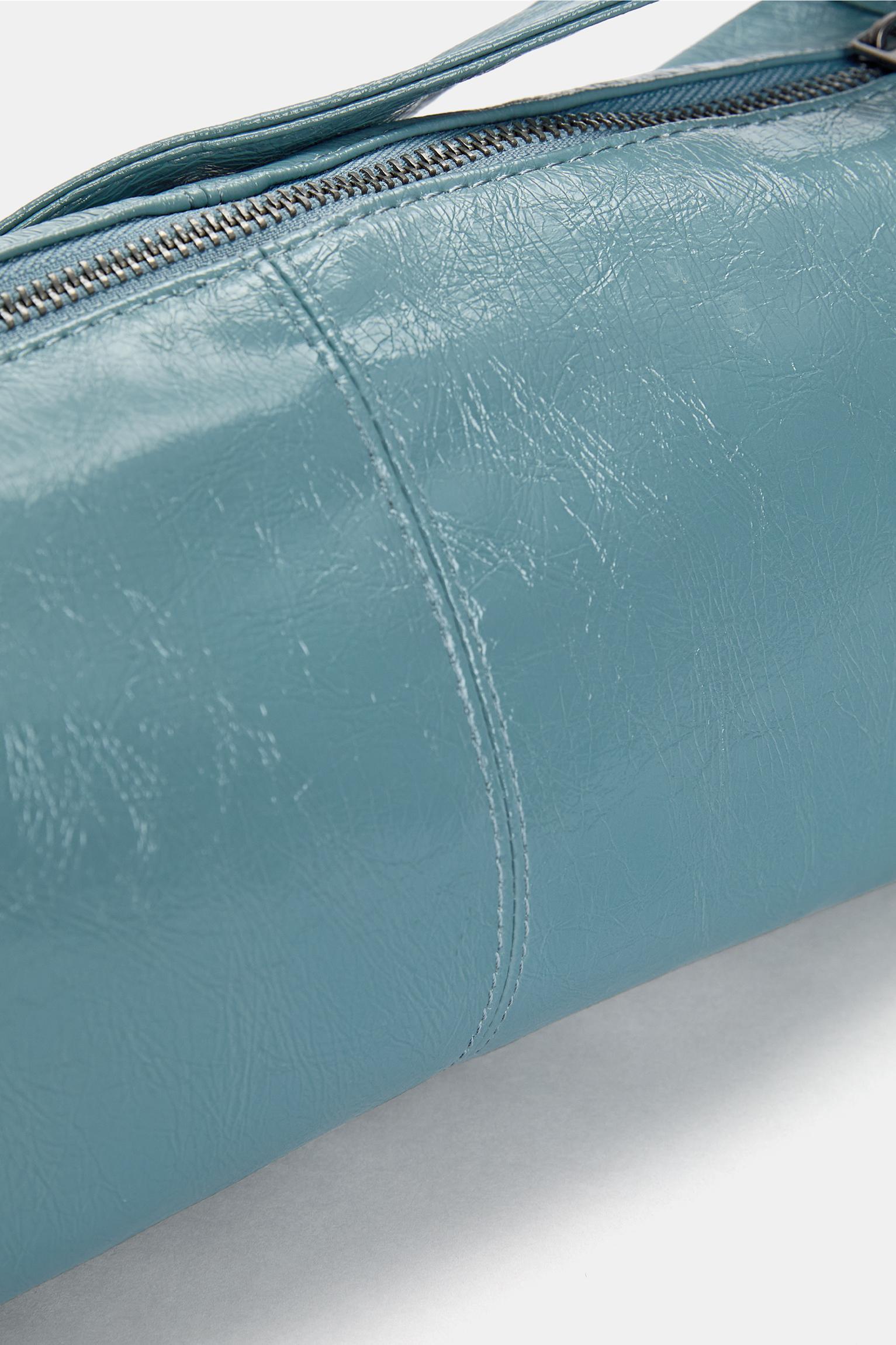 Distressed shoulder bag Product Image