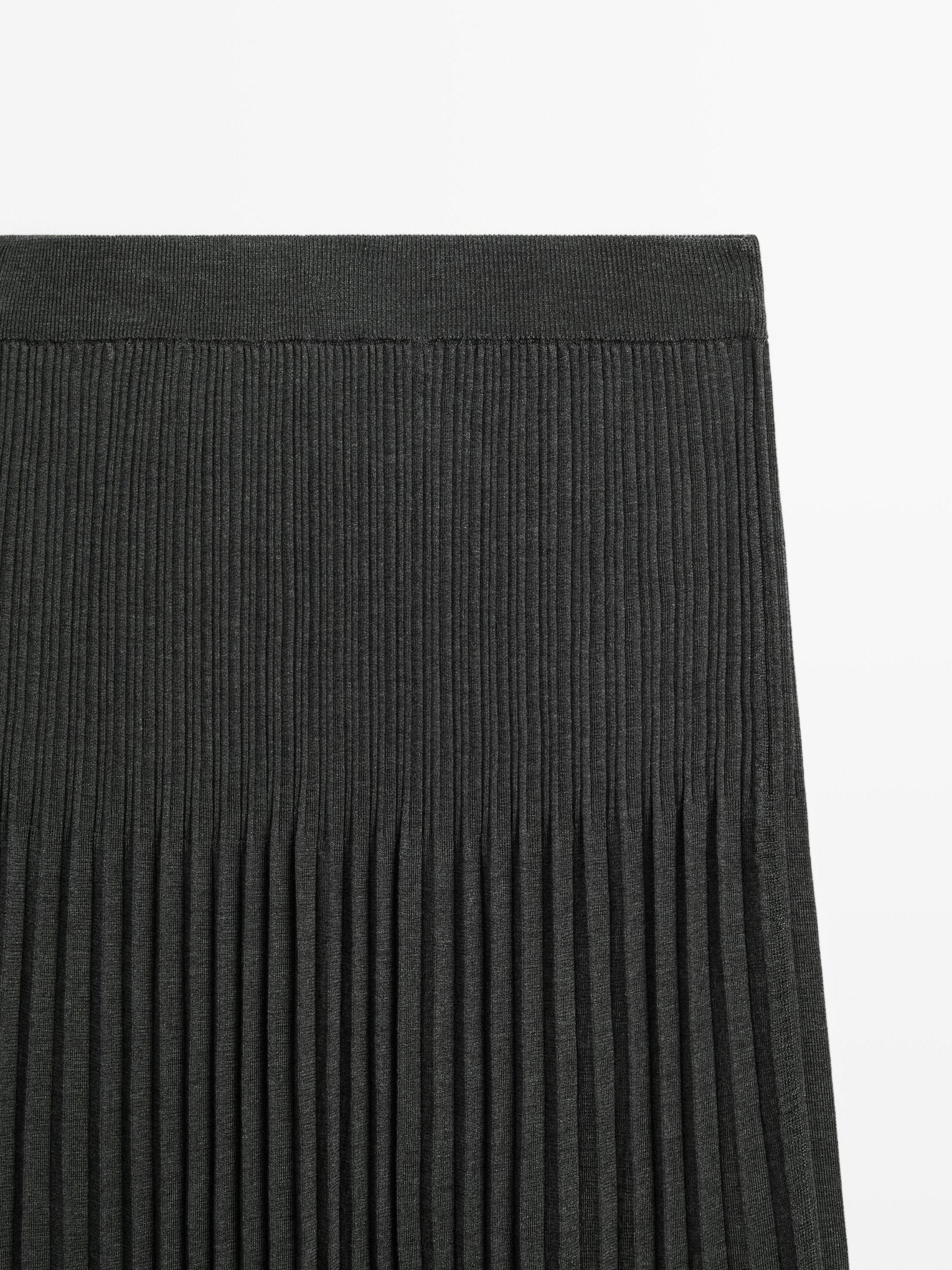 Pleated knit midi skirt Product Image
