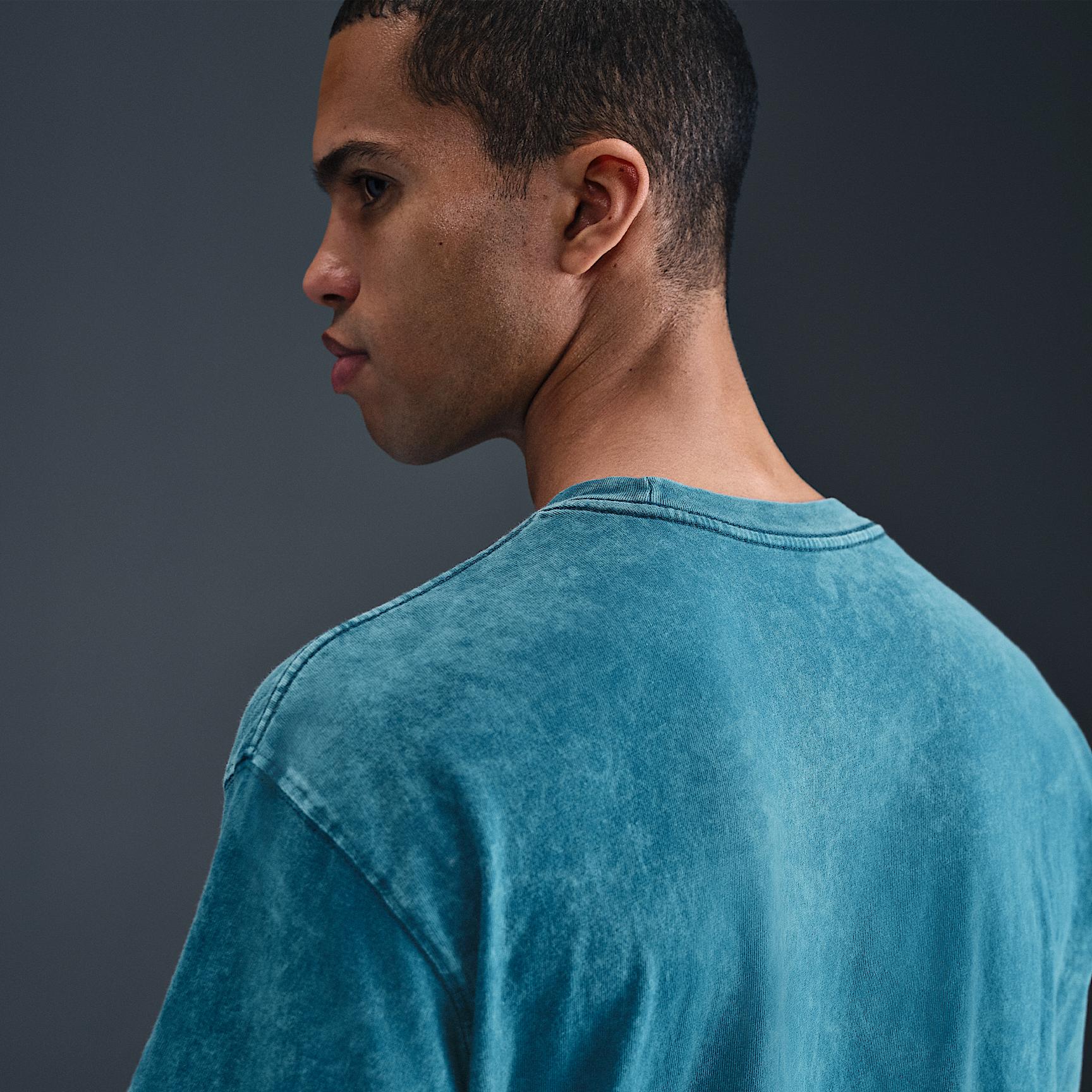 Nike Men's Basketball T-Shirt Product Image