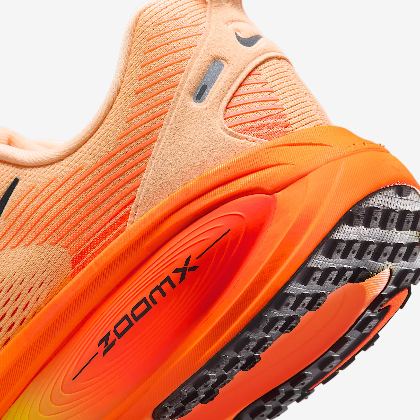 Nike Mens Vomero 18 Road Running Shoes | HM6803-700 Product Image