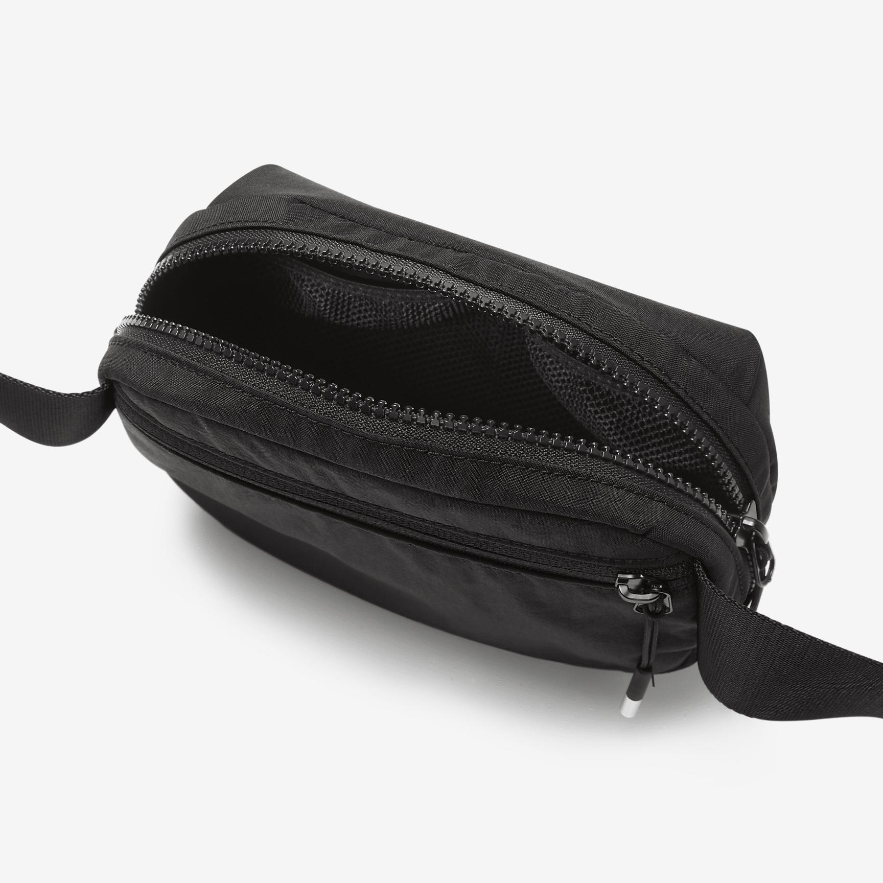 Nike Unisex Aura Crossbody Bag (2L) | HM6120-688 Product Image