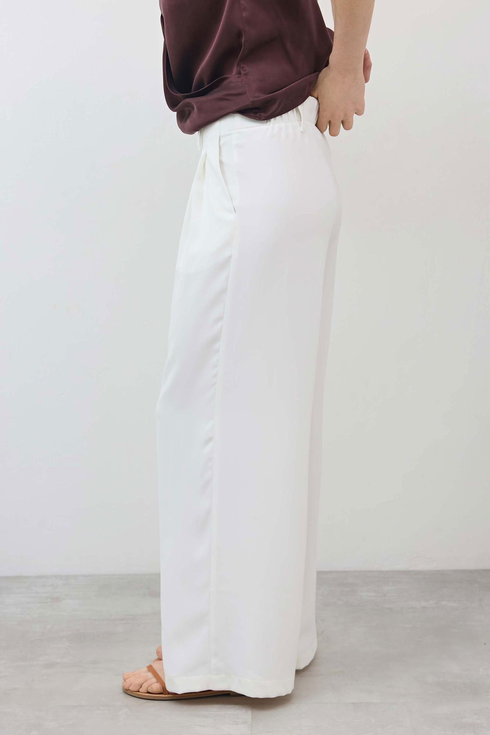 The Wide Leg Trouser Product Image