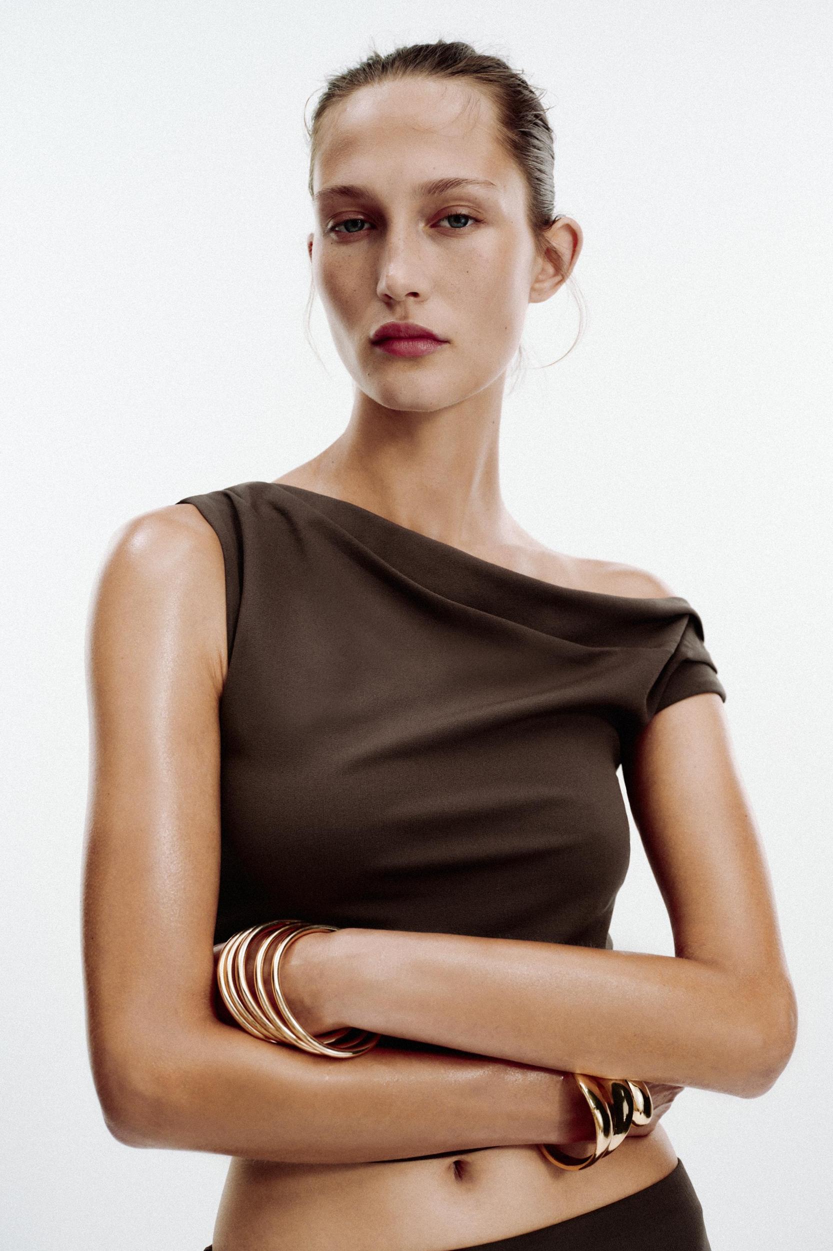 ASYMMETRIC TEXTURED TOP Product Image