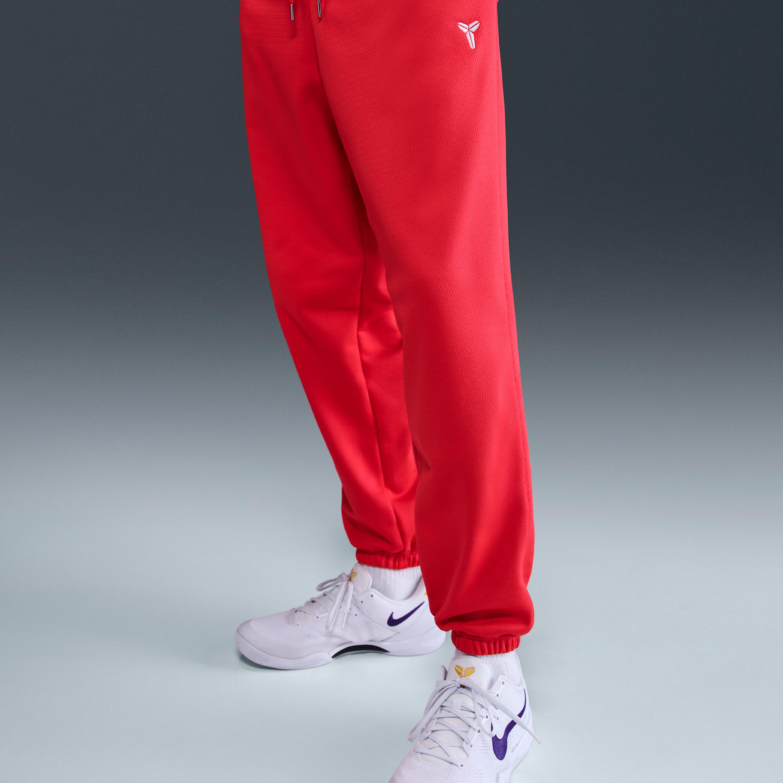 Nike Men's Kobe Therma-FIT Basketball Pants Product Image