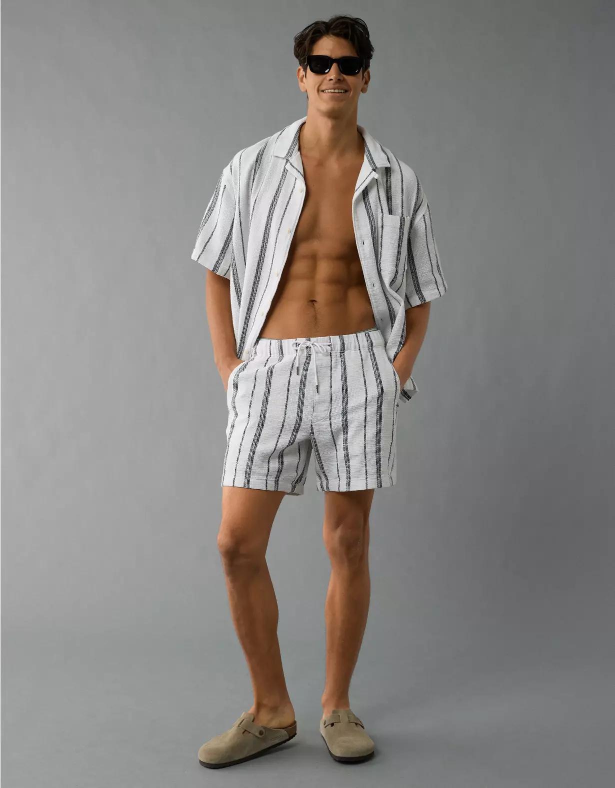 AE 7" Lived-In Trekker Short Product Image