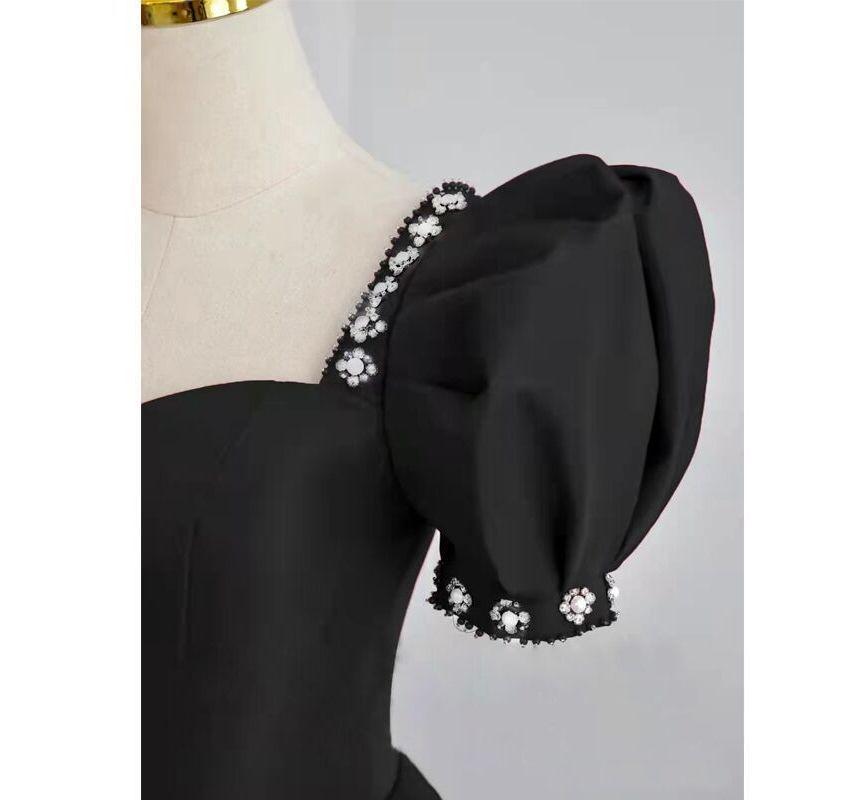 Puff-Sleeve Velvet A-Line Evening Gown Product Image