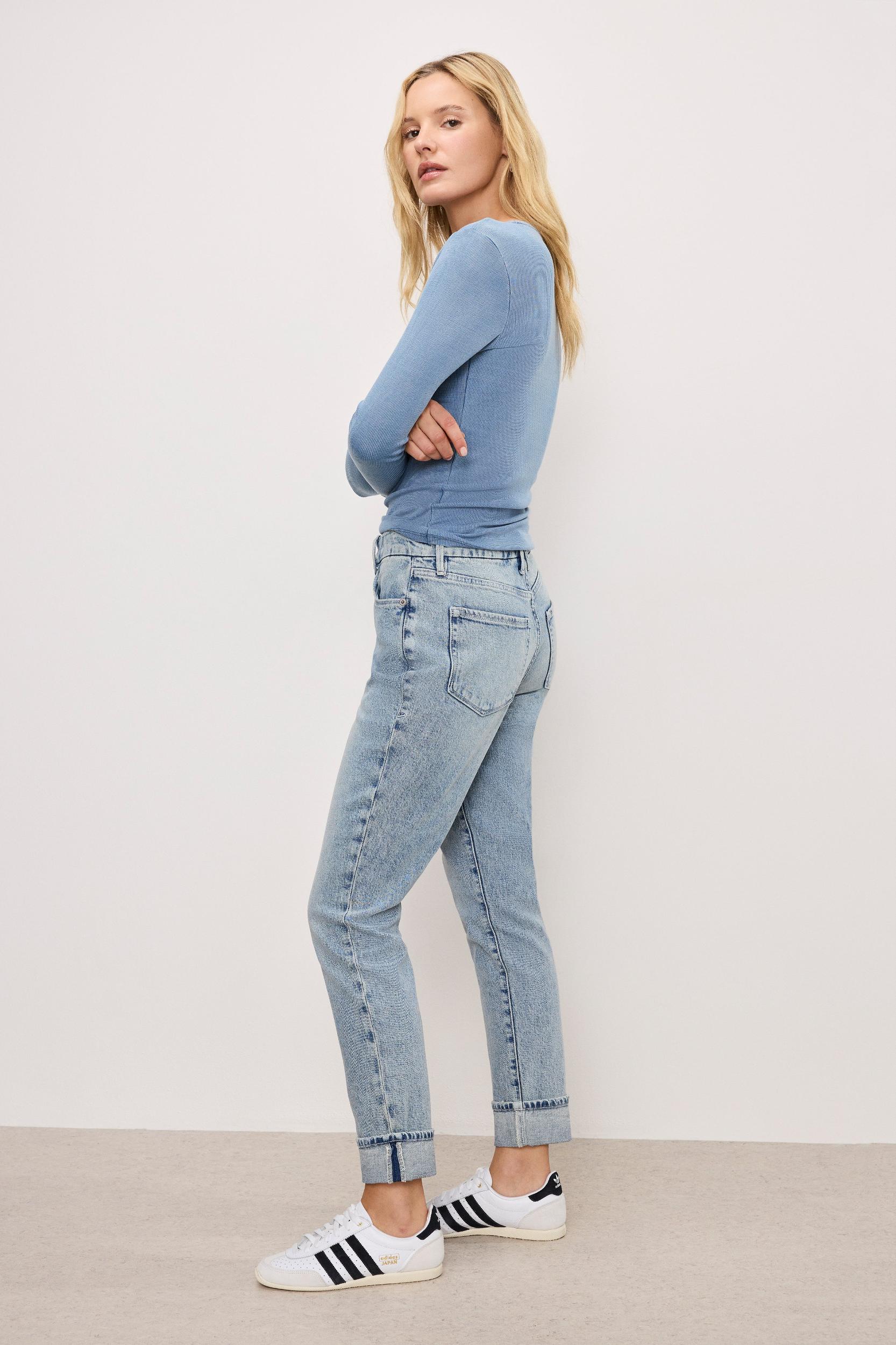 THE WEEKENDER JEANS | INDIGO750 Product Image
