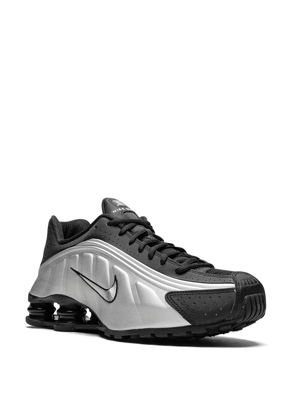 Shox R4 sneakers Product Image