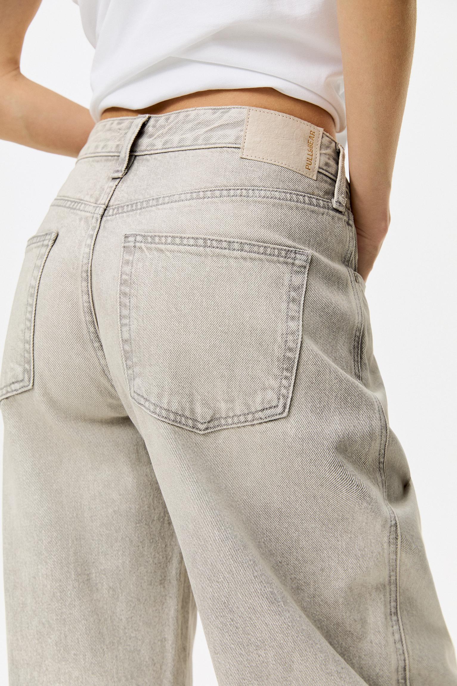 Mid-rise balloon fit jeans Product Image