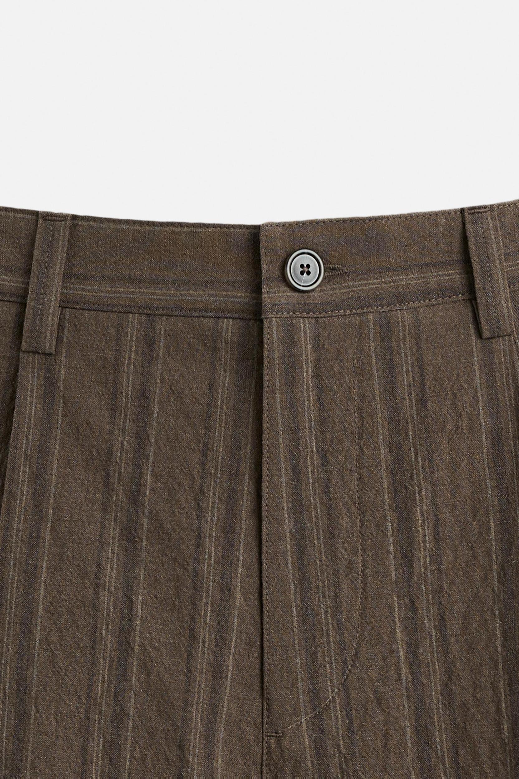 STRIPED REGULAR FIT SHORTS Product Image