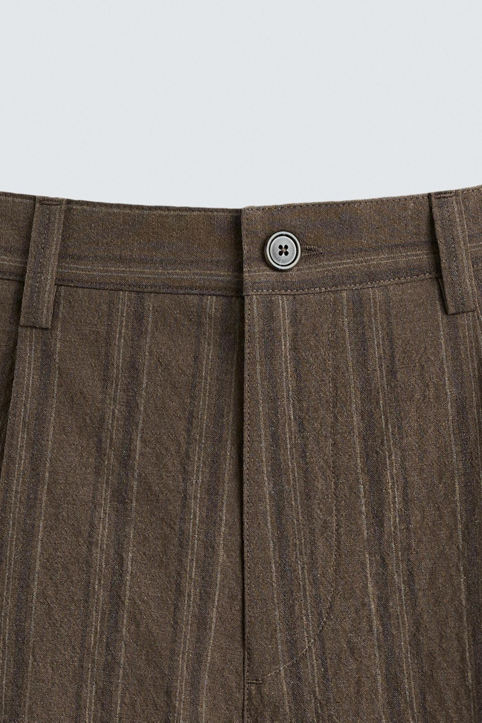 STRIPED REGULAR FIT SHORTS Product Image