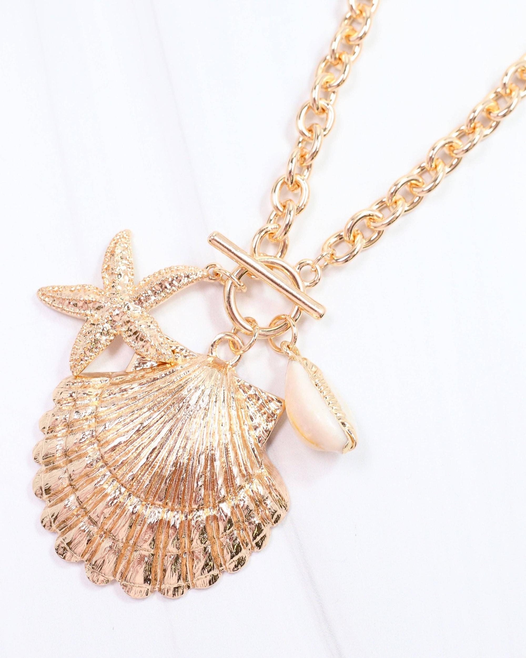August Shell Necklace Gold Product Image