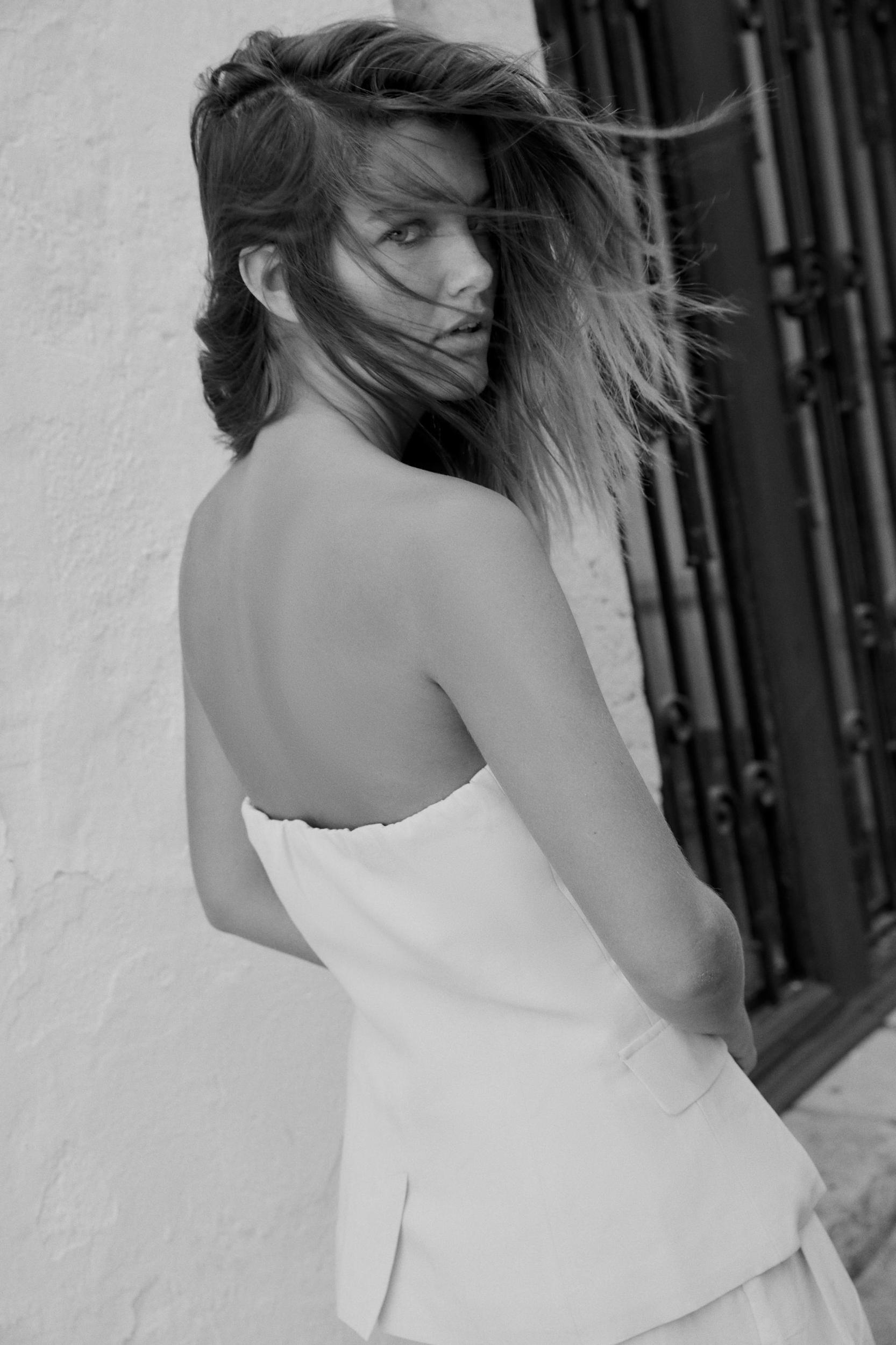 BUTTONED VEST TOP Product Image