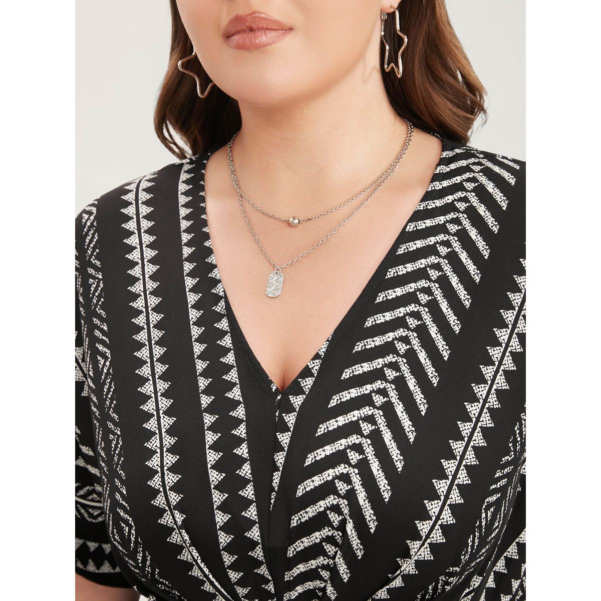 Plus Size Solid Geometric Dolman Sleeve Pocket Shirred Split Hem Dress Black Women Boho Non V-neck Half Sleeve Curvy Long Dress BloomChic 26/4X Product Image