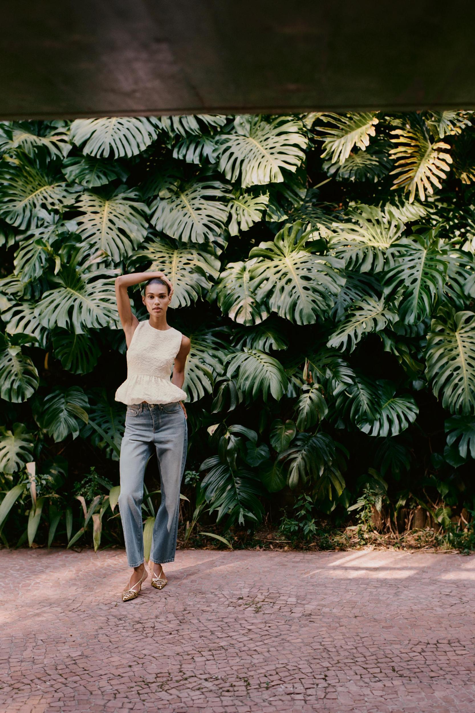 MID-RISE SLIM JEANS Z1975 Product Image