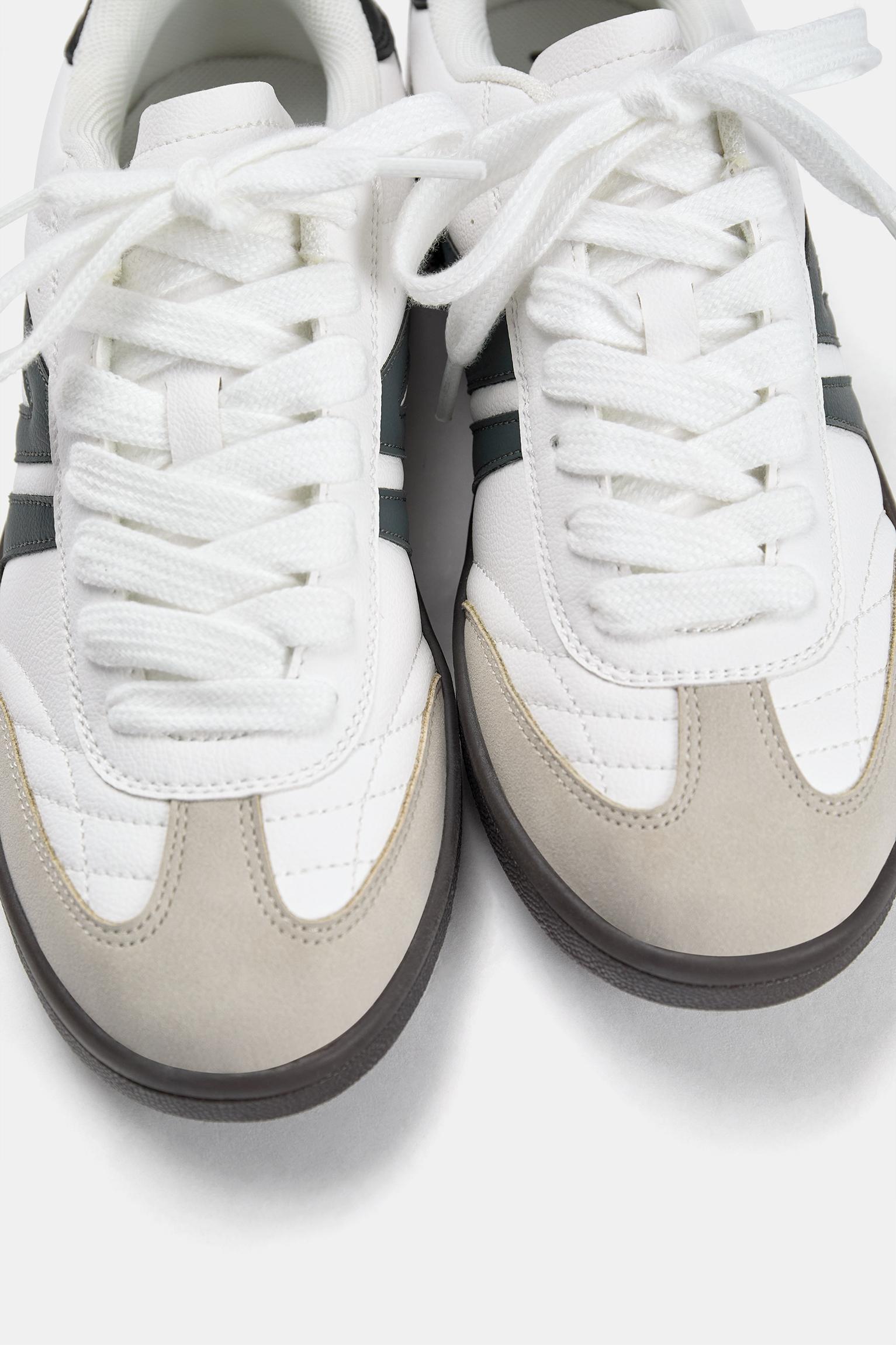 Retro sneakers Product Image