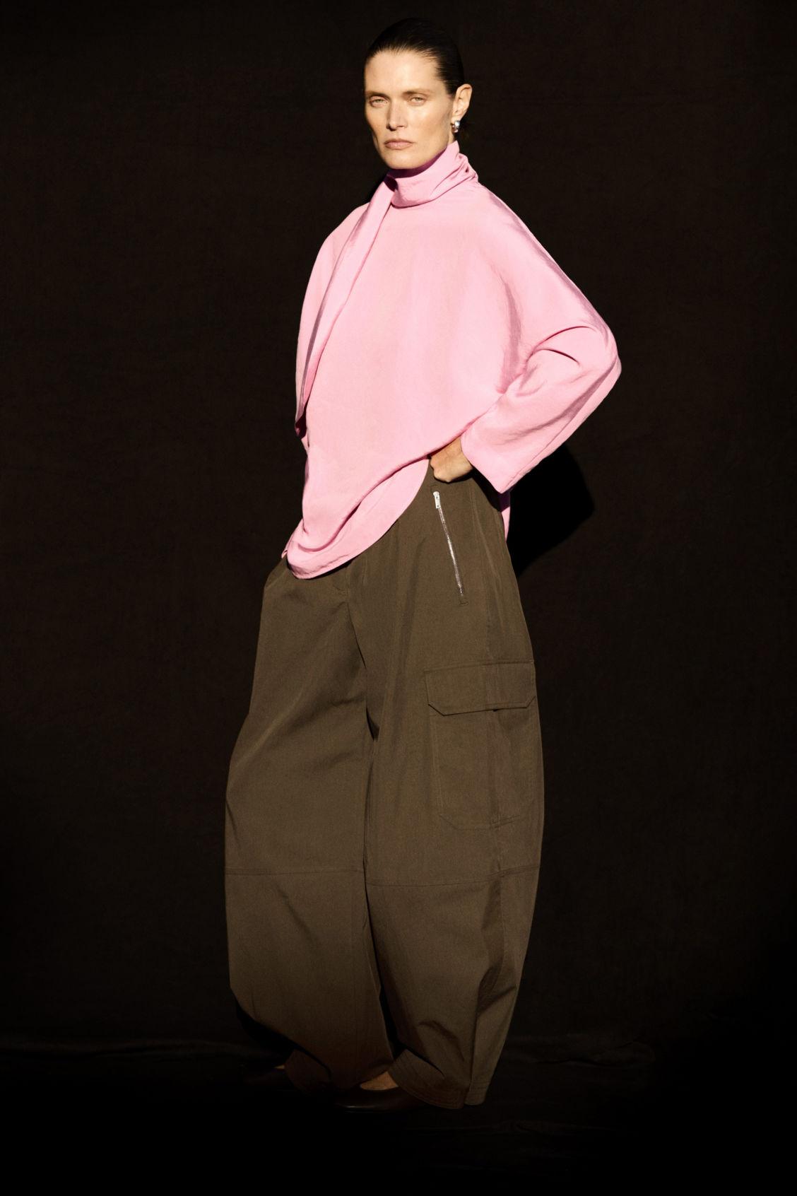 UTILITY BARREL-LEG PANTS Product Image