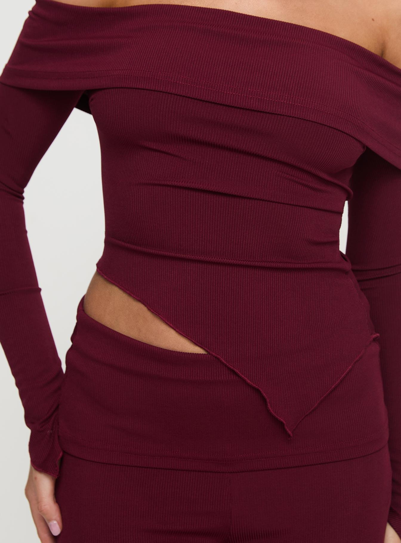 Outta Town Set Burgundy Product Image