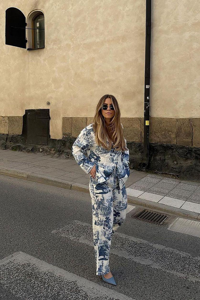 Linen Blend Mid Waist Drawstring Trousers Product Image