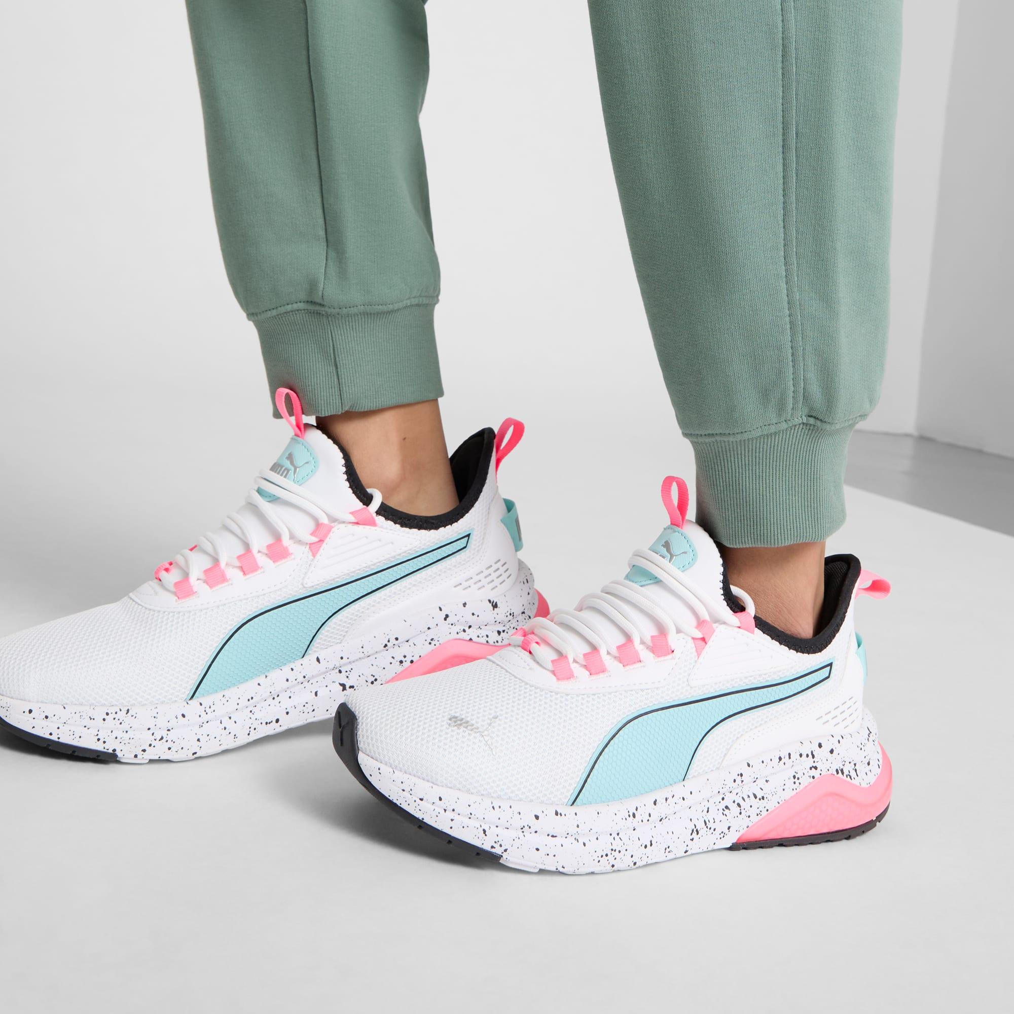 Amplifier Speckle Women's Sneakers Product Image