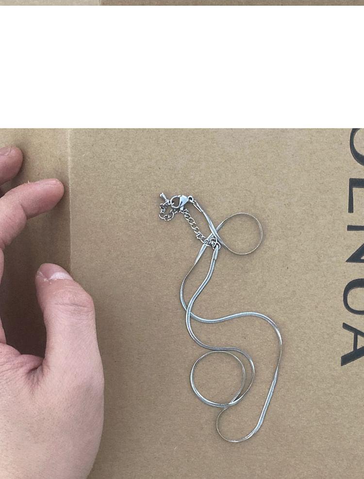 Short Necklace Product Image