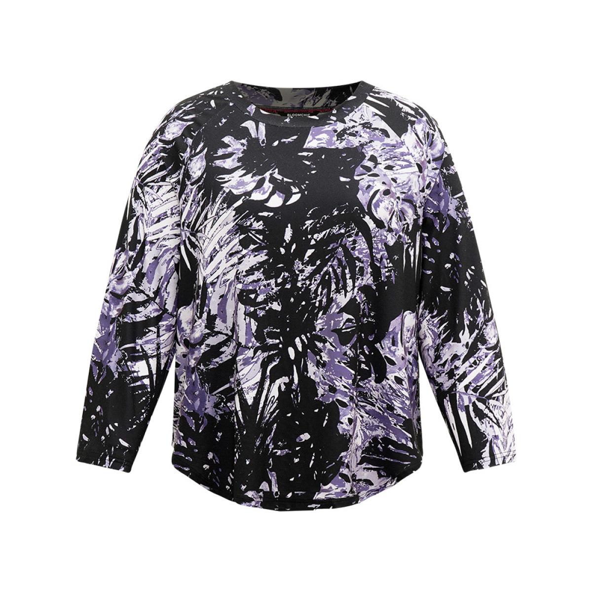 Plus Size Tie Dye Curved Hem T-shirt Black Women Casual Printed Silhouette Floral Print Round Neck Dailywear T-shirts BloomChic 30/6X Product Image