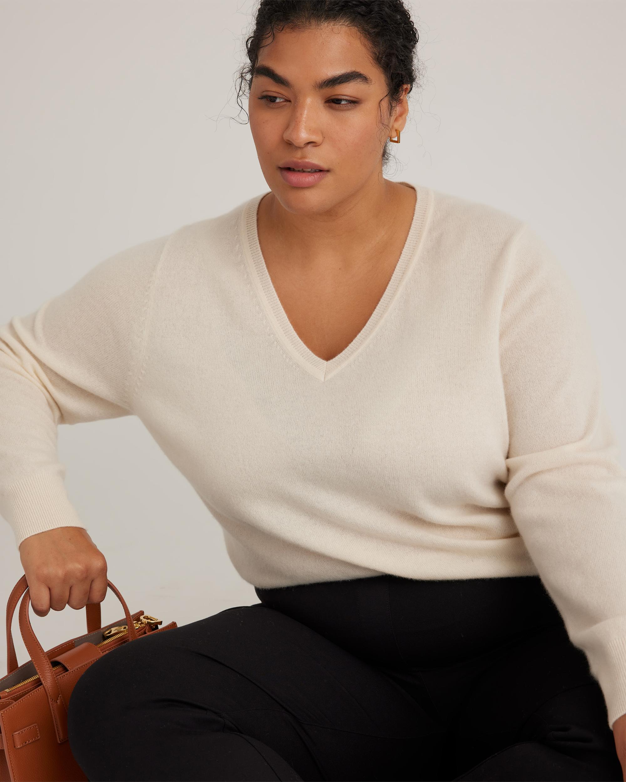 Quince | Women's Mongolian Cashmere V-Neck Sweater Product Image