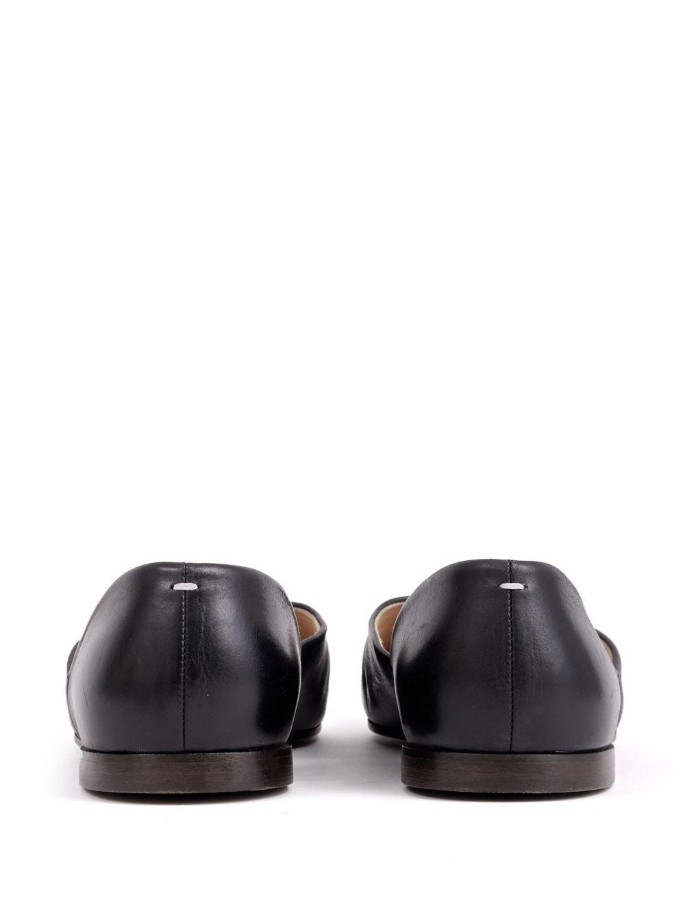 leather slippers Product Image
