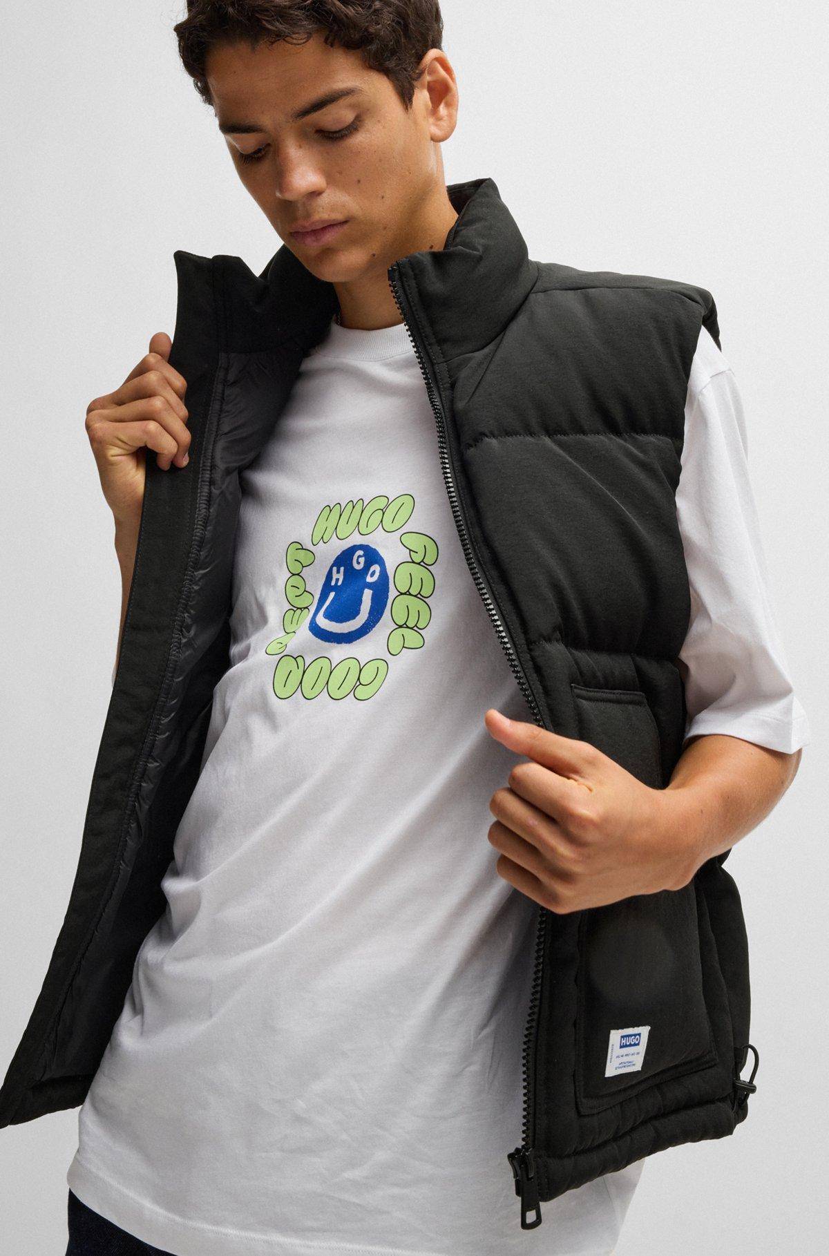 Water-repellent gilet with blue logo label Product Image