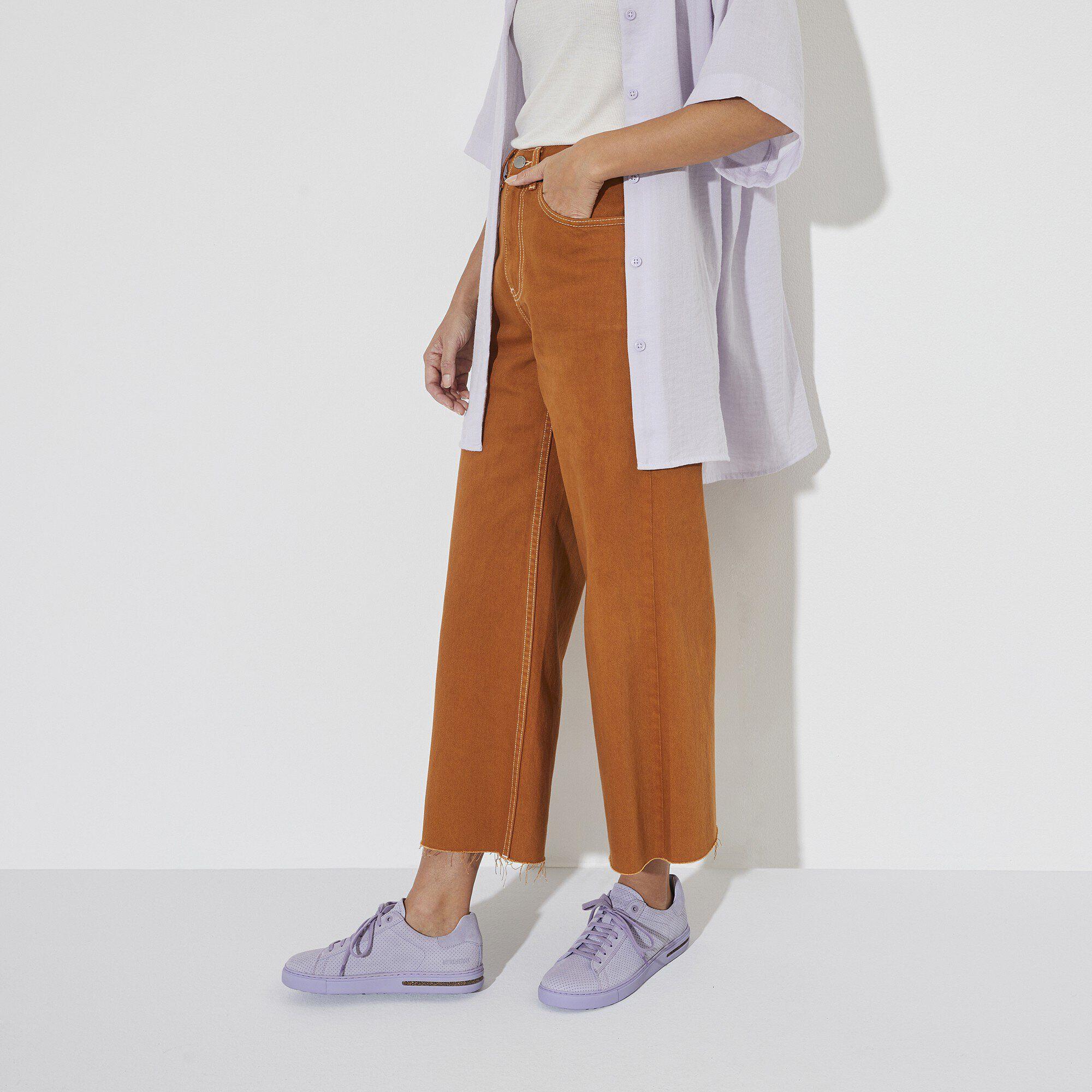 Bend Low Suede Leather Embossed Product Image