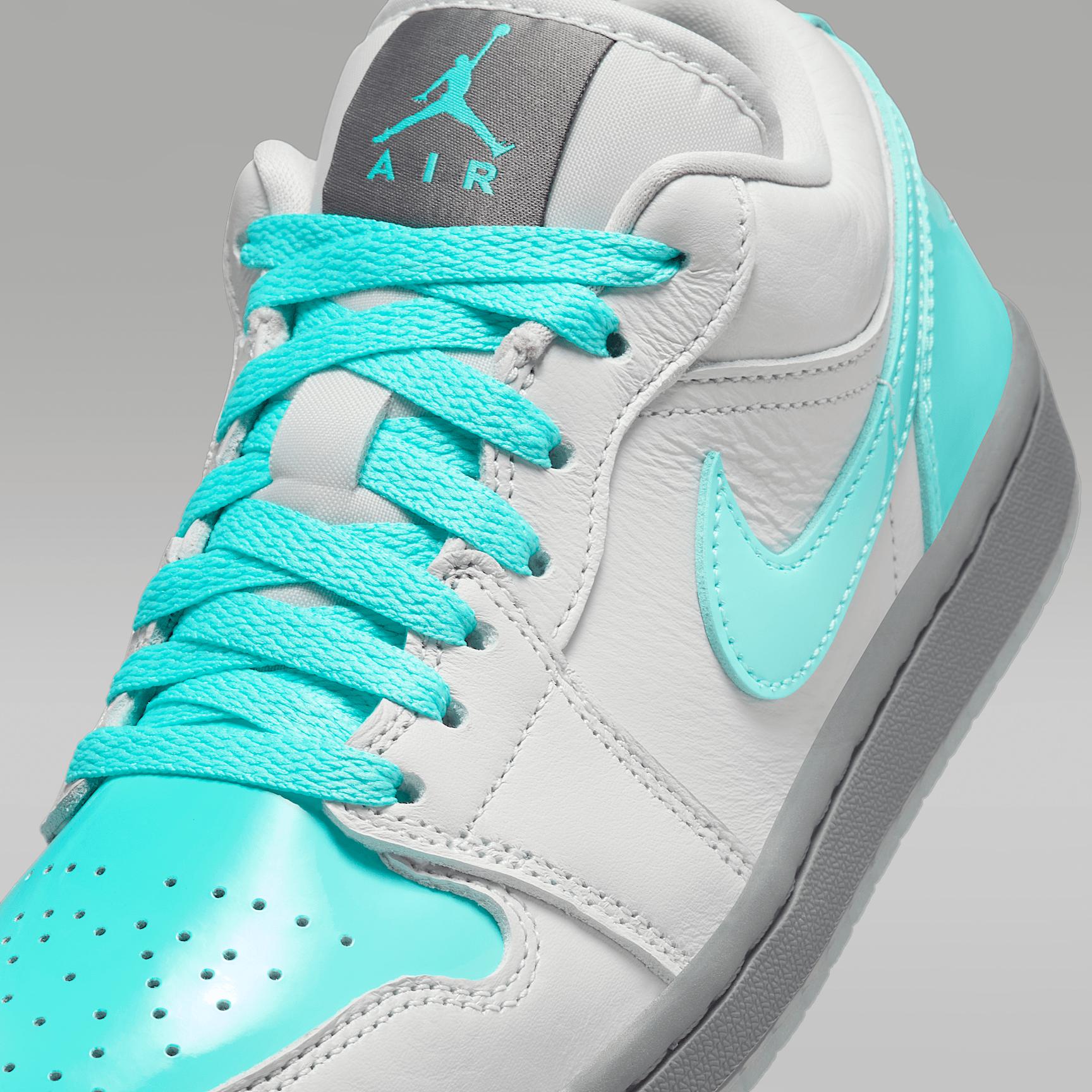 Air Jordan 1 Low SE Women's Shoes Product Image