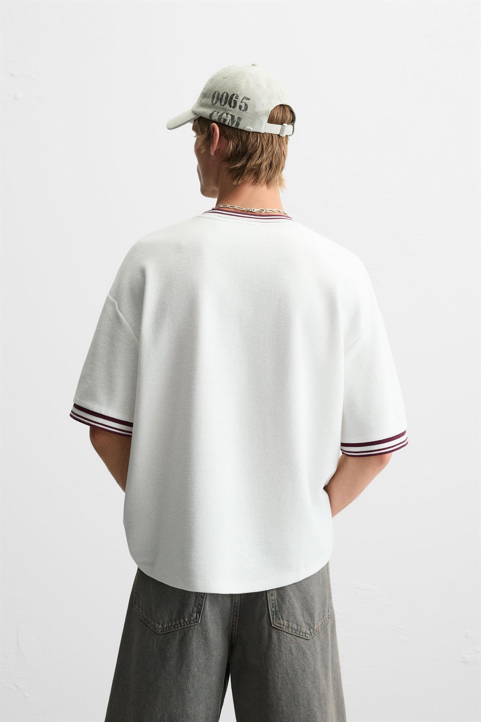 RETRO FOOTBALL STRUCTURE T-SHIRT Product Image