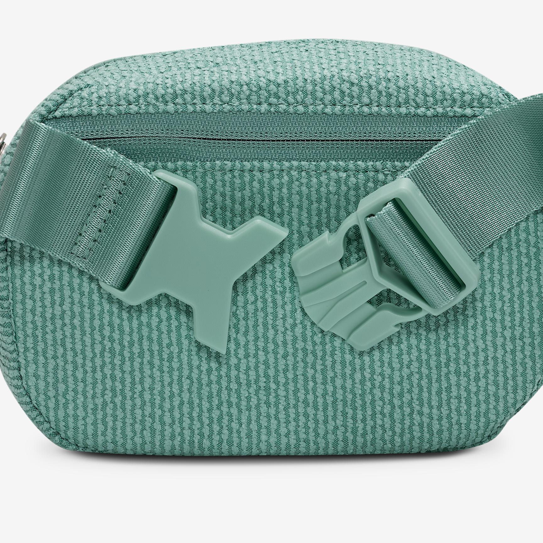 Nike Unisex Aura Crossbody Bag (2L) | HV6626-017 Product Image