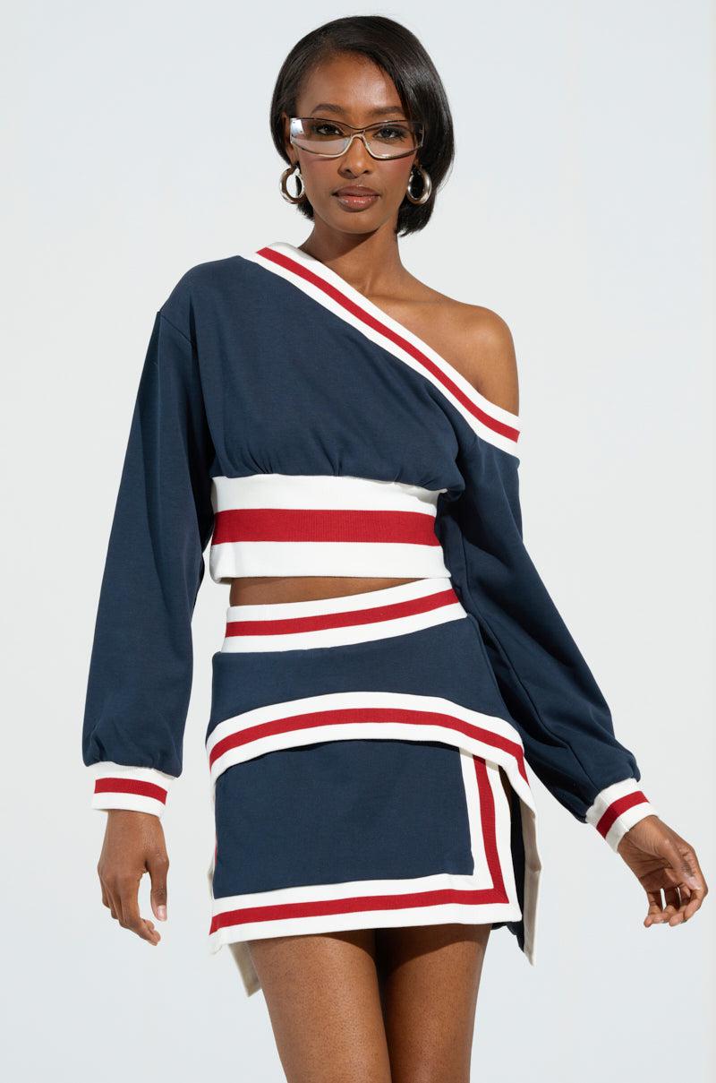 MAEVE OFF THE SHOULDER CROPPED SWETSHIRT IN NAVY Product Image