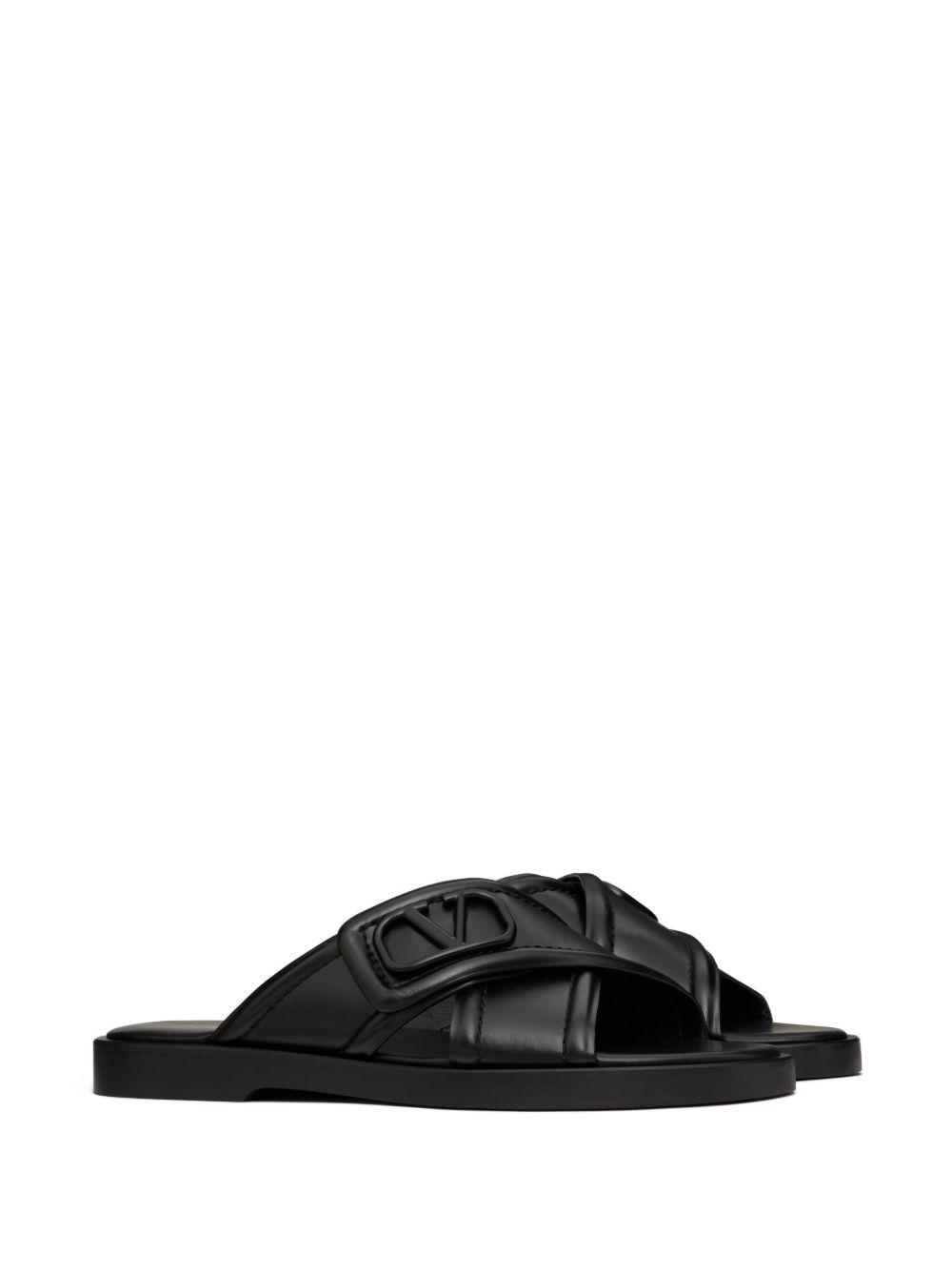 VLogo Signature leather sandals Product Image