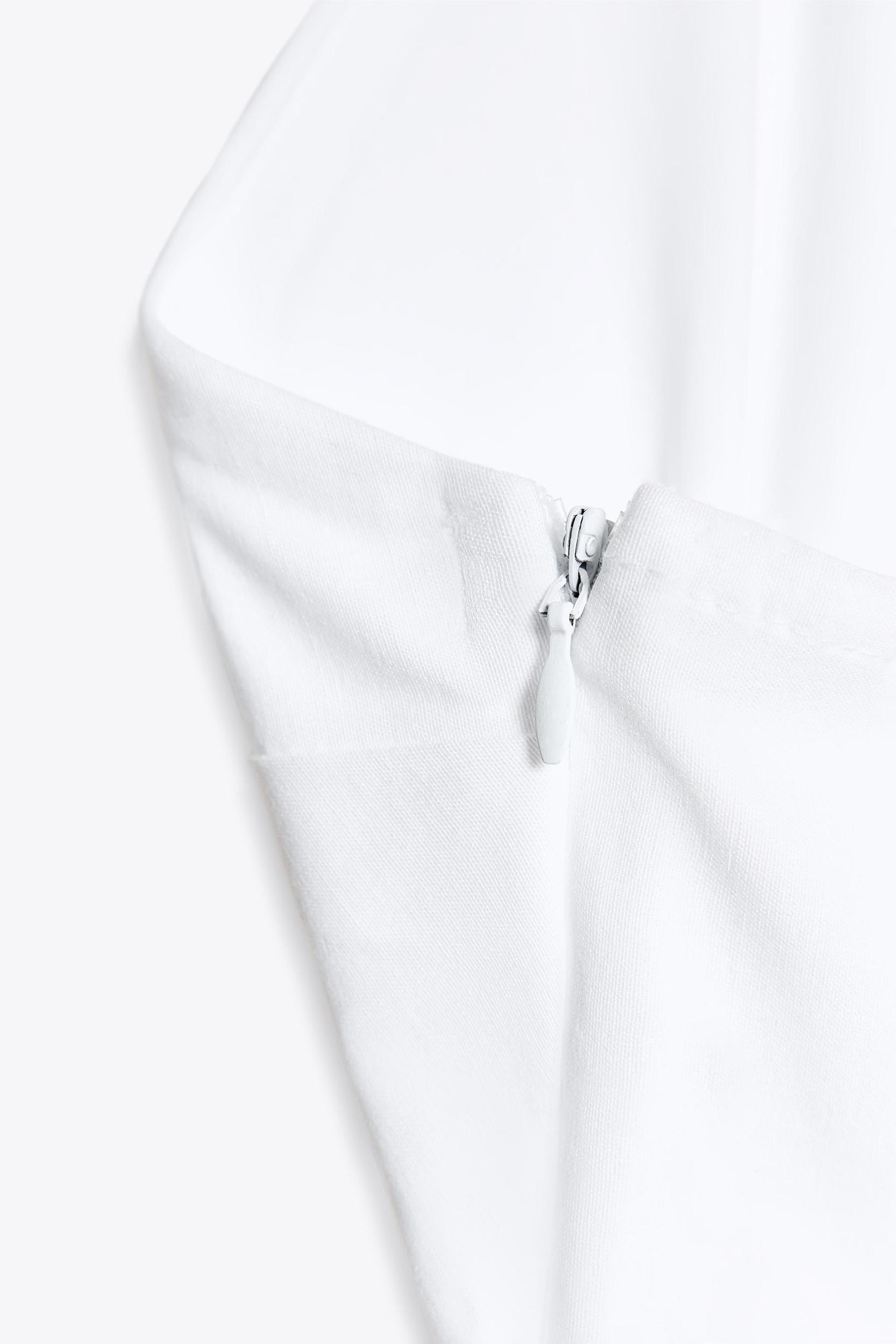 BALLOON HALTER TOP Product Image