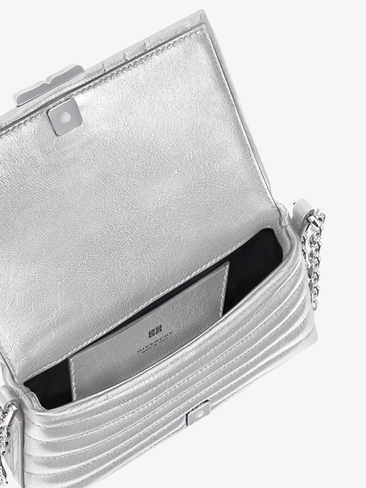 4G Liquid wallet on chain in laminated quilted leather Product Image