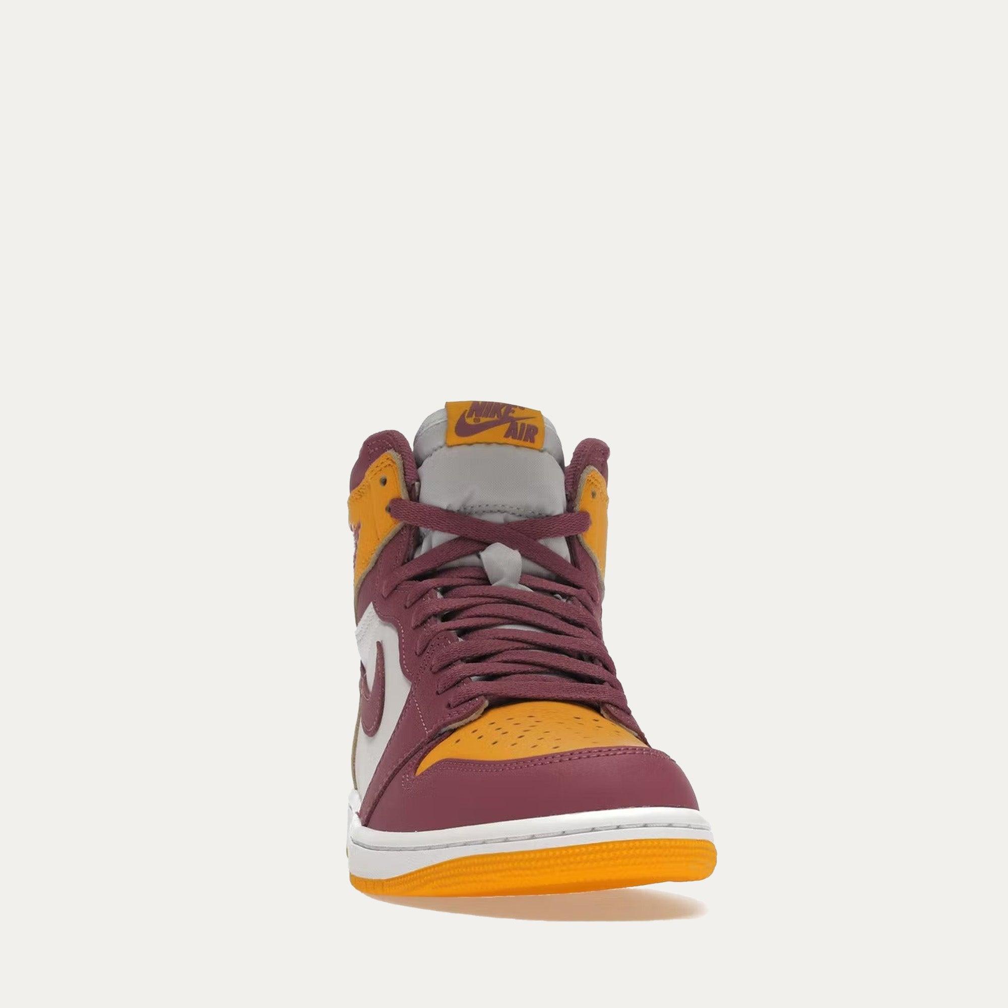 Air Jordan Retro 1 "Brotherhood" Male Product Image