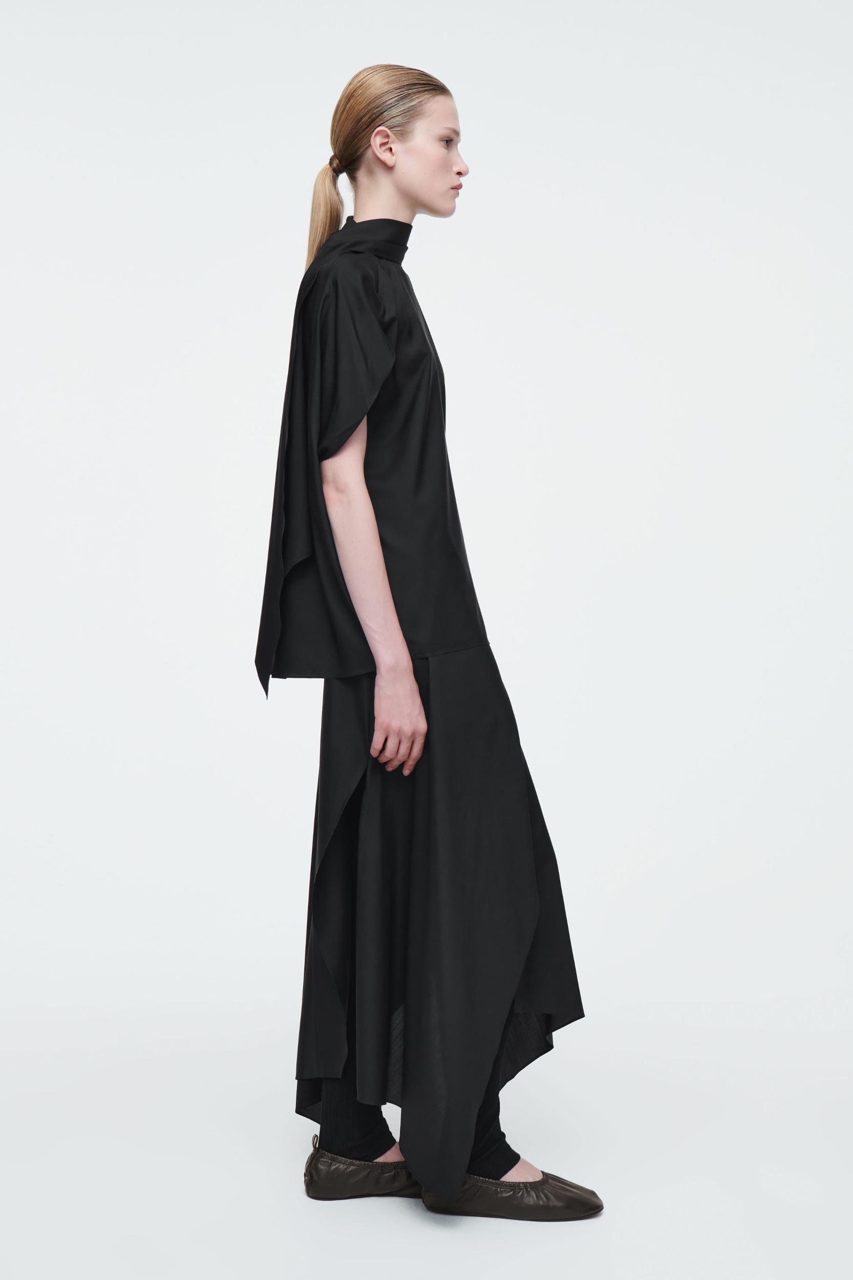 THE SILK SCARF BLOUSE Product Image