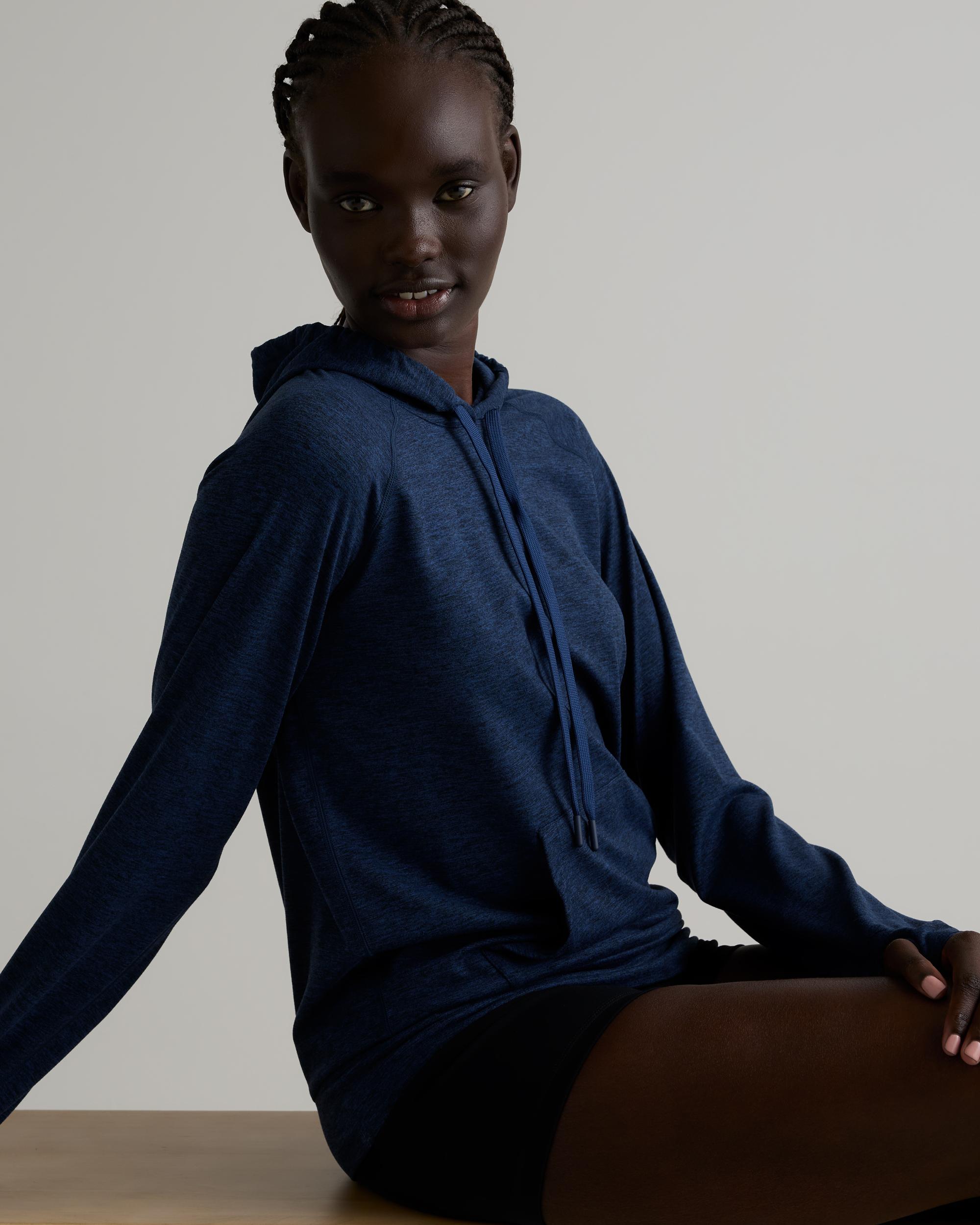 Quince | Women's Super Soft Performance Pullover Hoodie in Navy, Flowknit Activewear, Size XS, Recycled Polyester Product Image