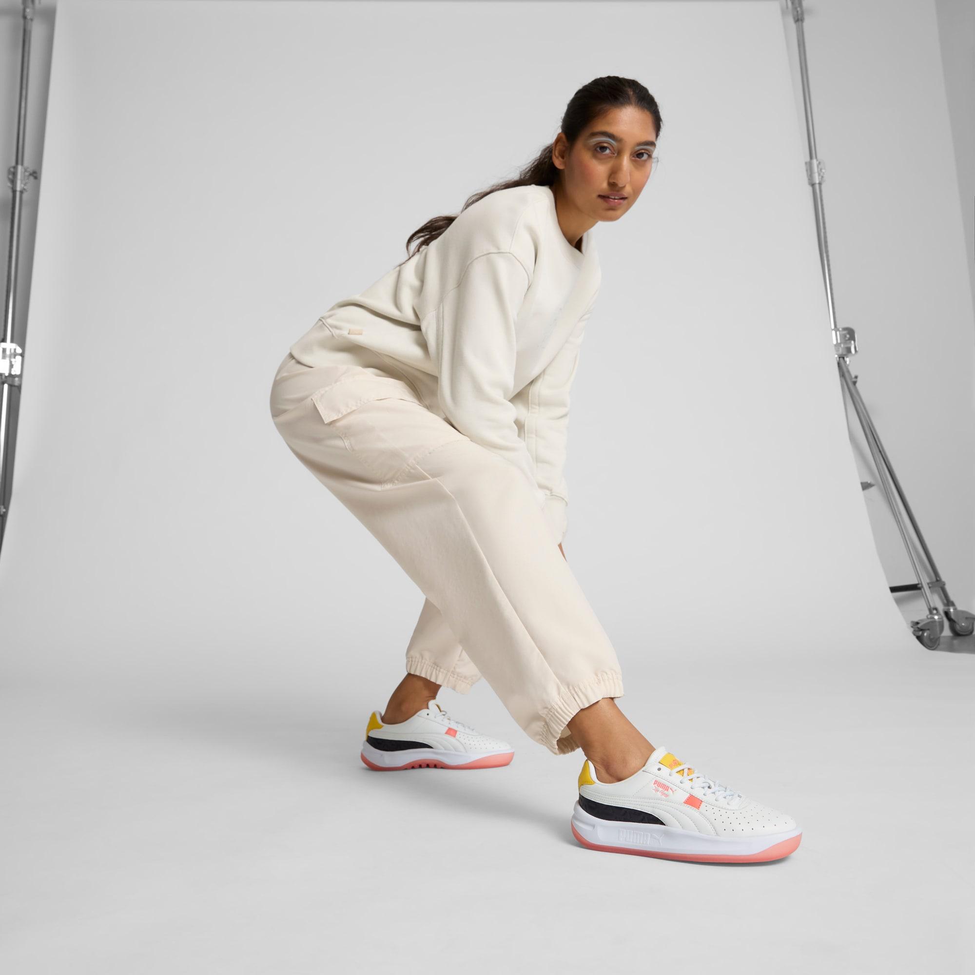 GV Special Vegas Flagship Women's Sneakers Product Image