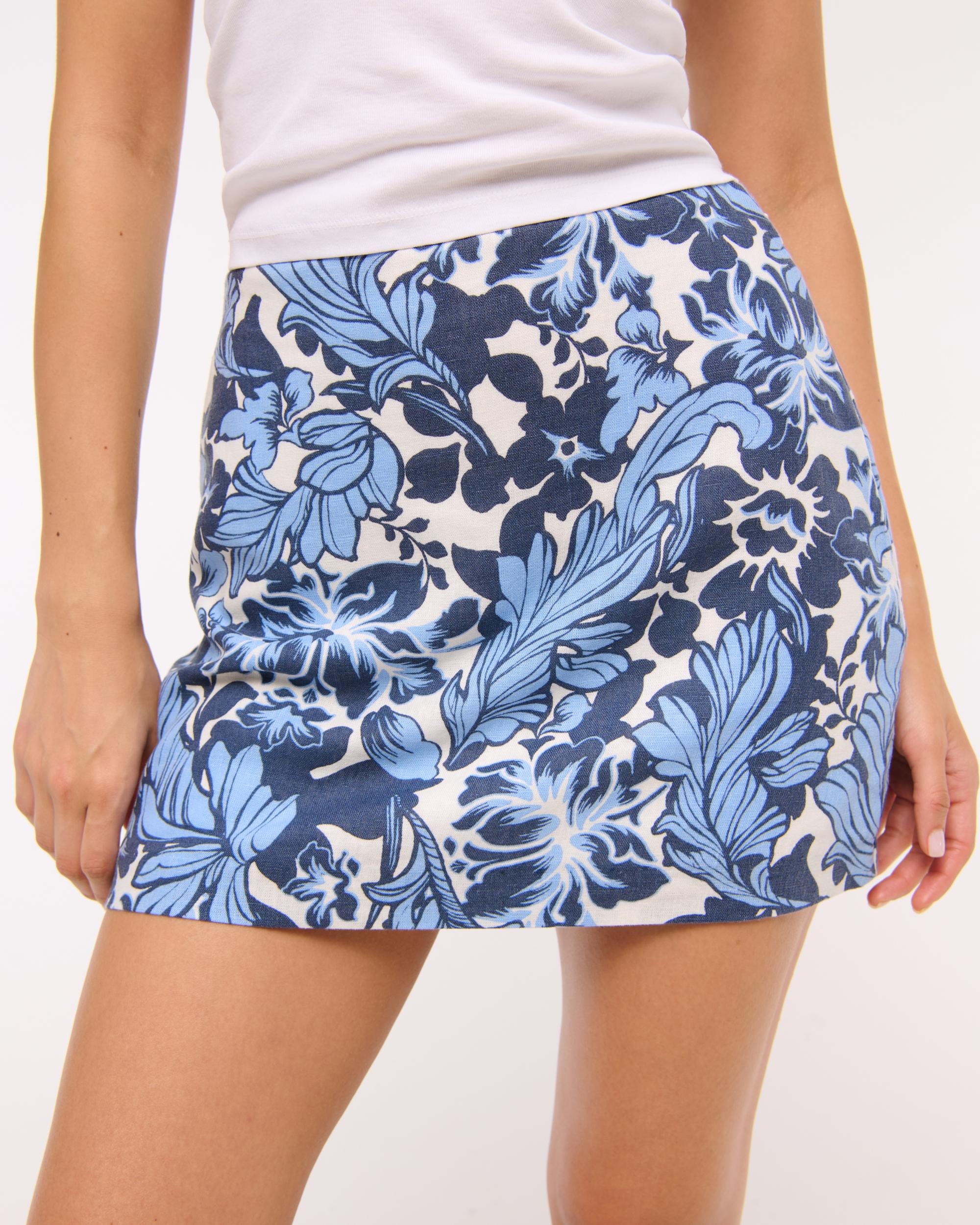 The A&F Scarlett Linen-Blend Mini Skort Product Image