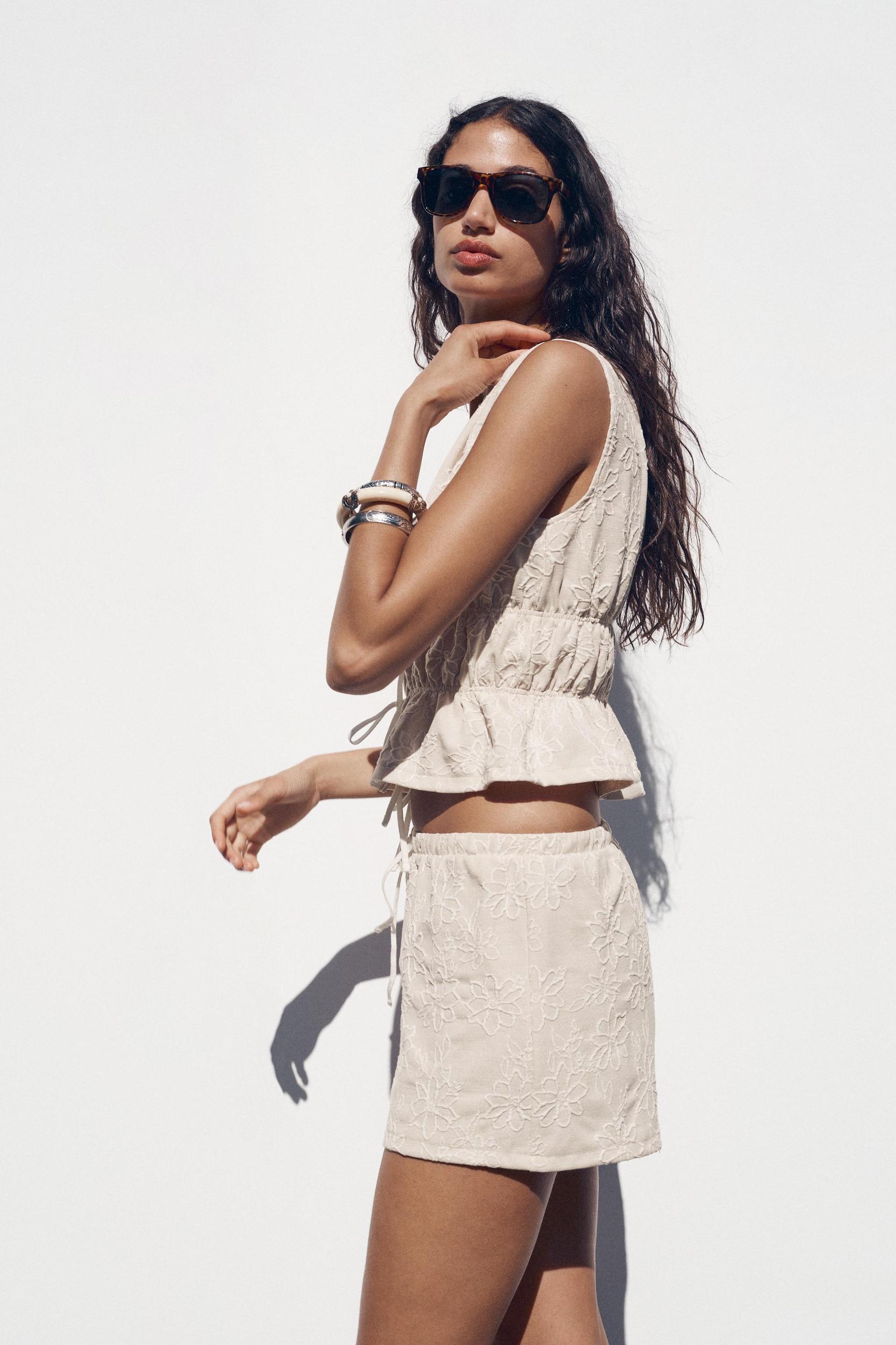 RUSTIC JACQUARD SHORTS Product Image