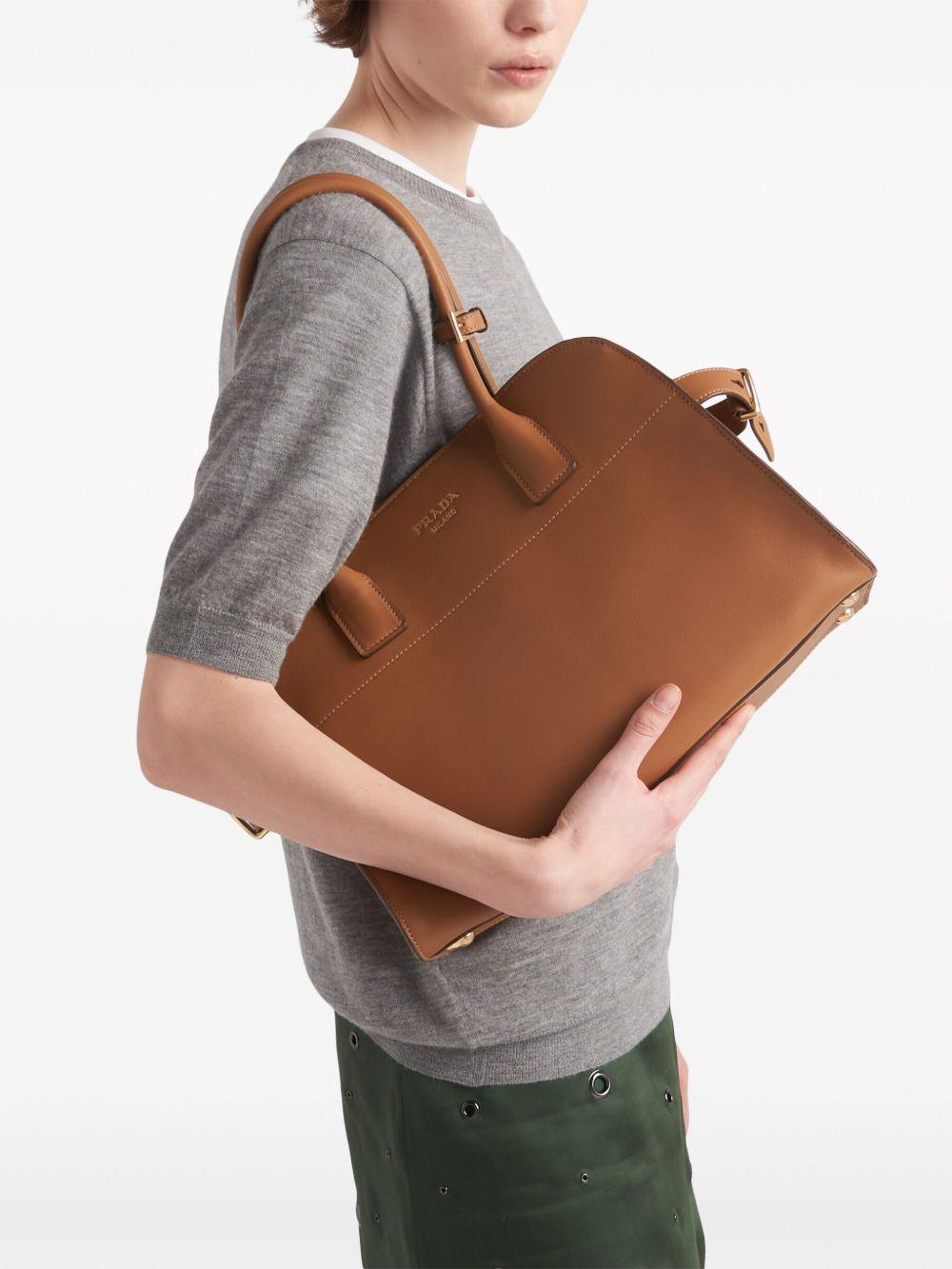 medium leather tote bag Product Image