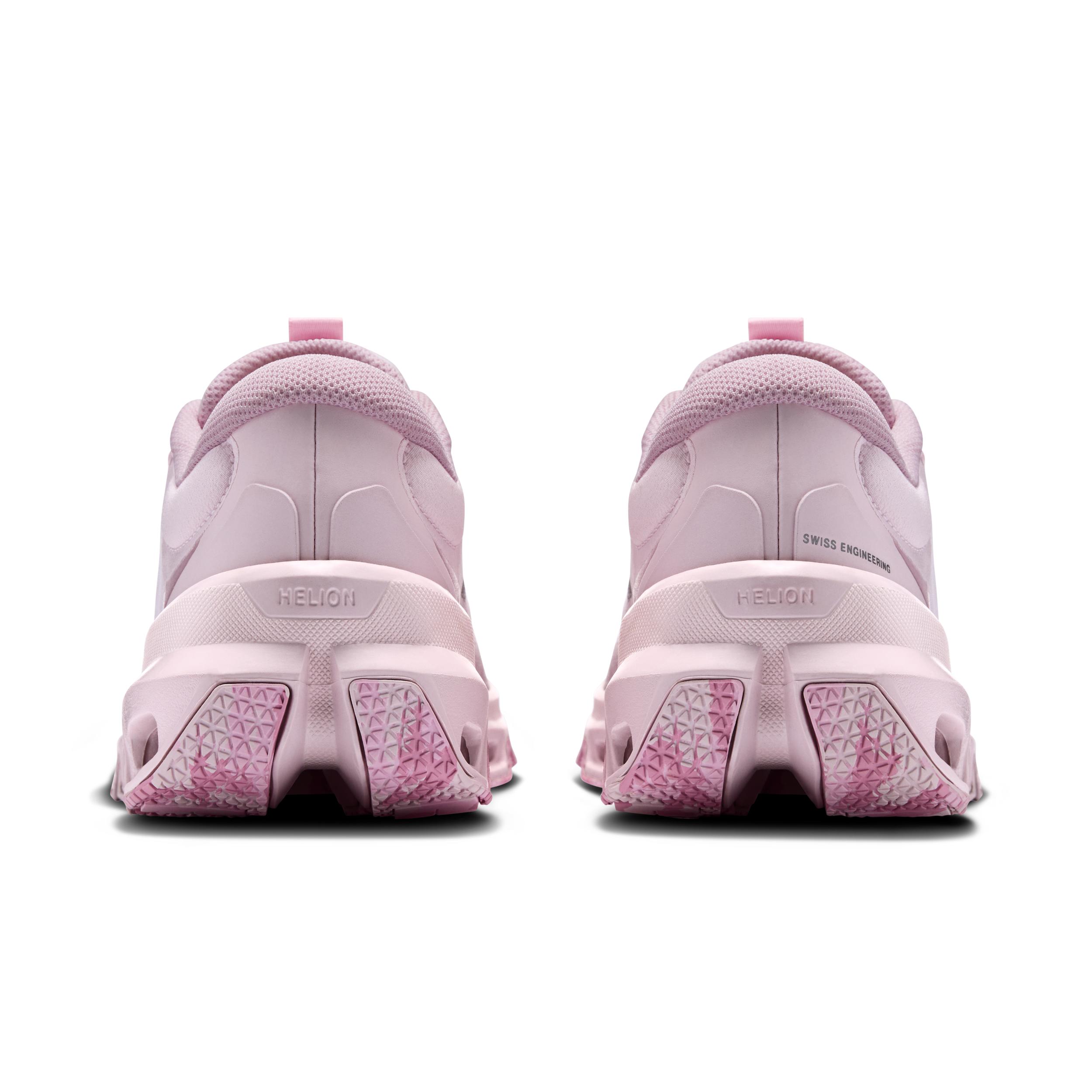 Cloudventure LOEWE 2: Everyday Women's Sneaker Product Image