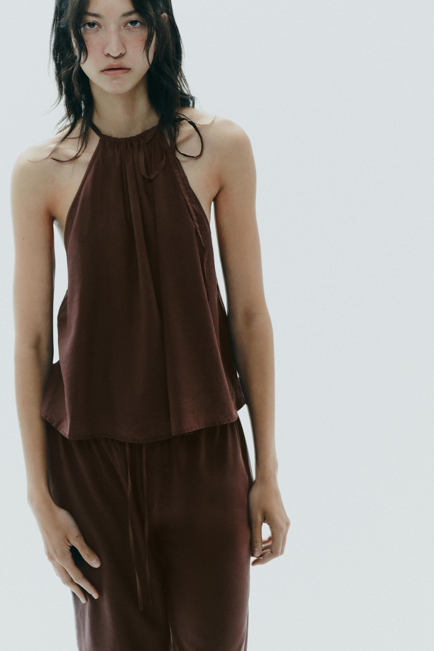 FLOWY HALTER TOP Product Image