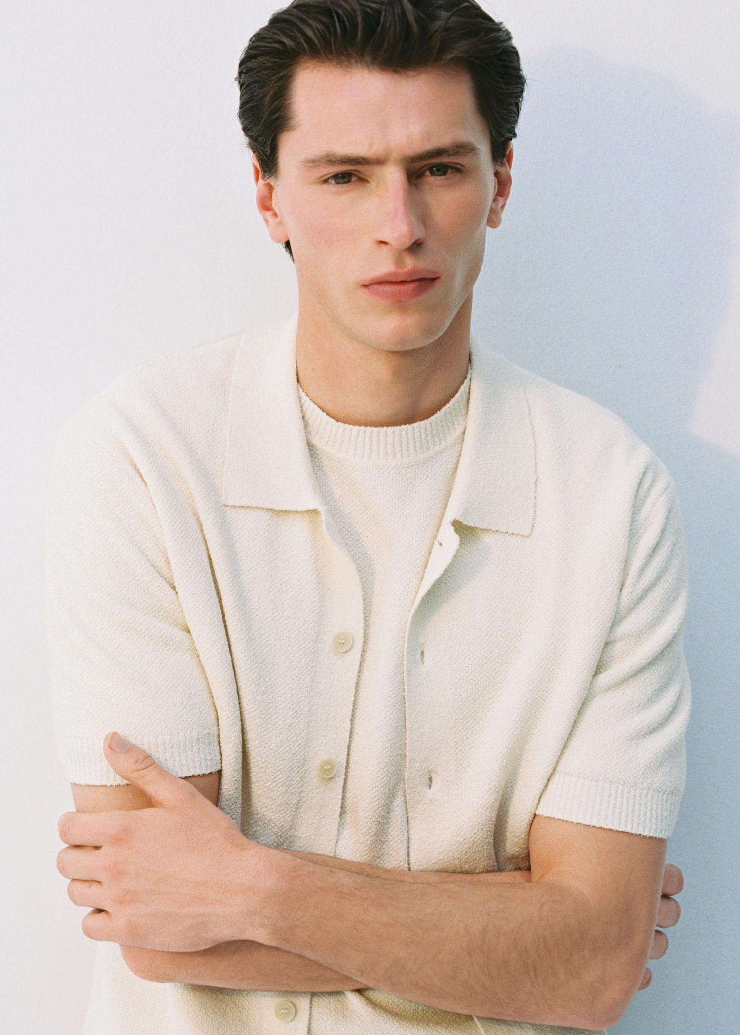 Fine knit shirt - Men | MANGO USA Product Image