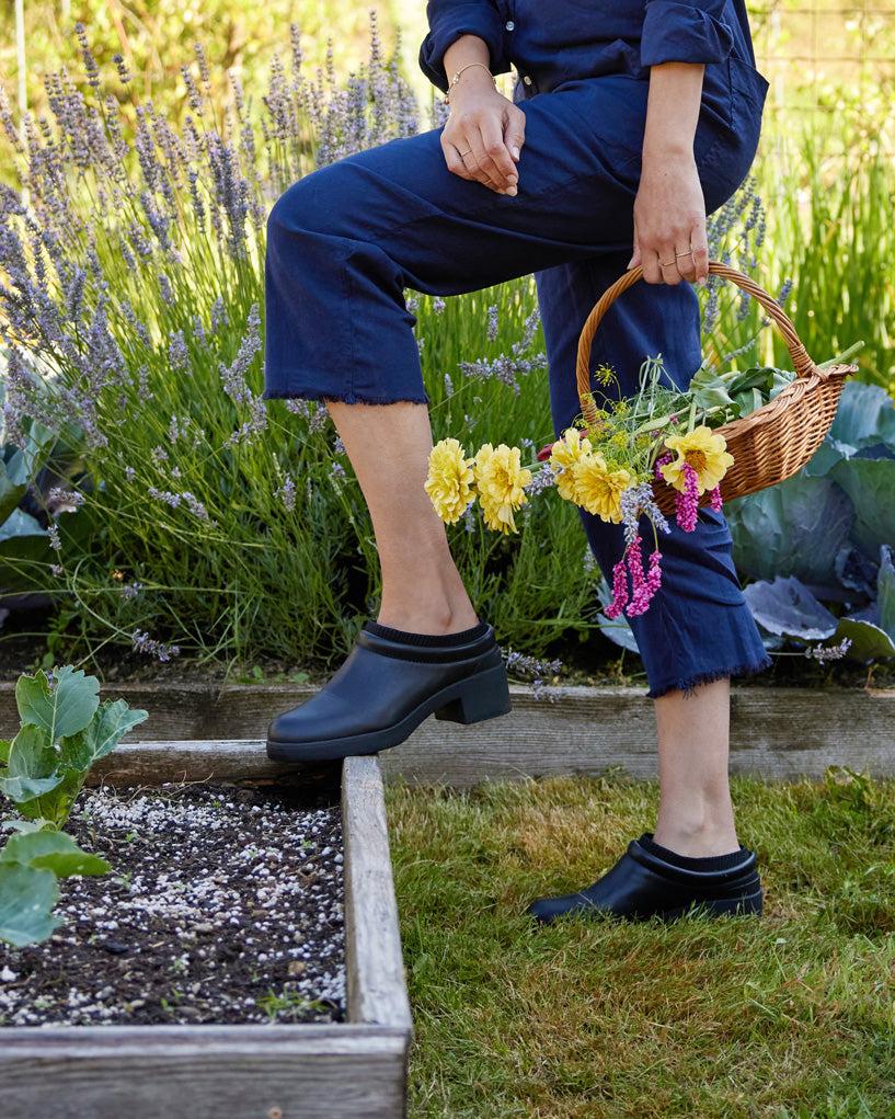 Capital Clog Metatarsal Female Product Image