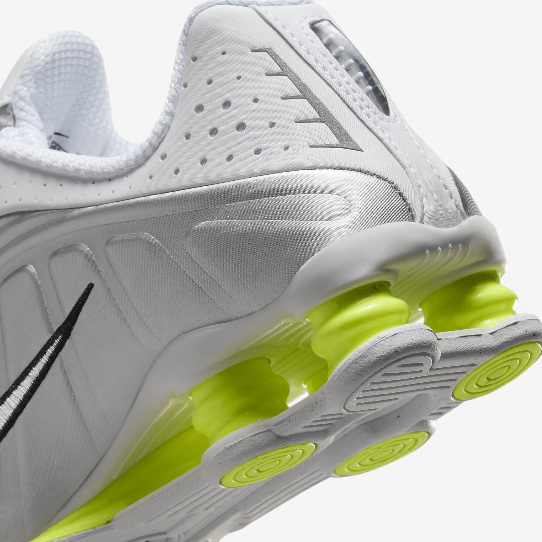 Nike Shox R4 Women's Shoes Product Image