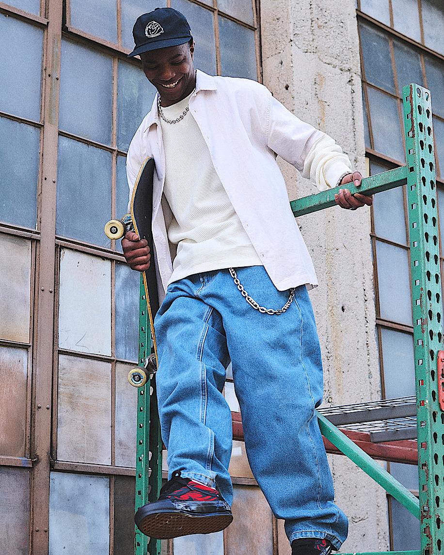 Premium Old Skool Shoe in Black / Red| Vans US Product Image